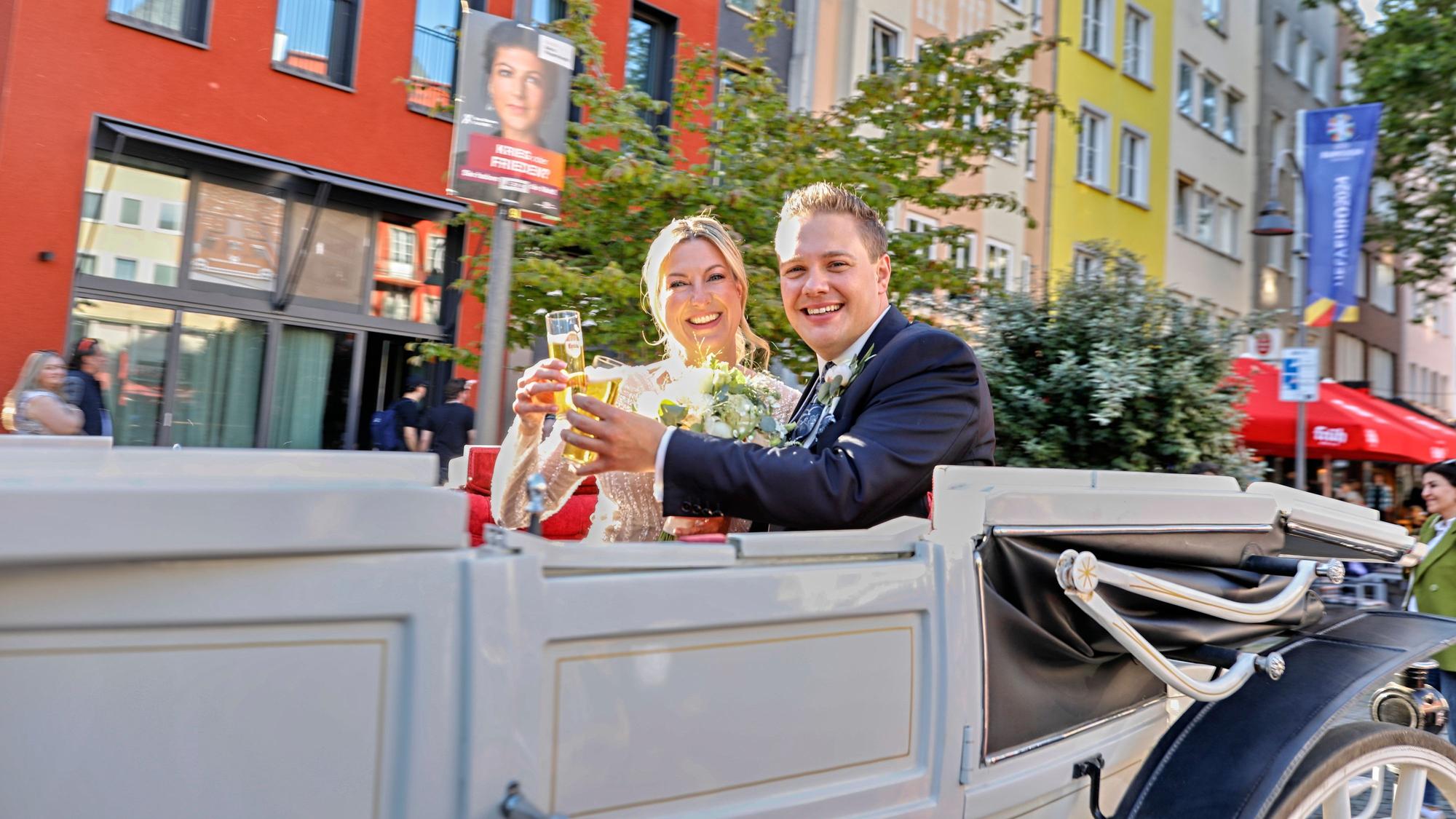 Michael Gerhold mit Tanja Wolters in der Kutsche.