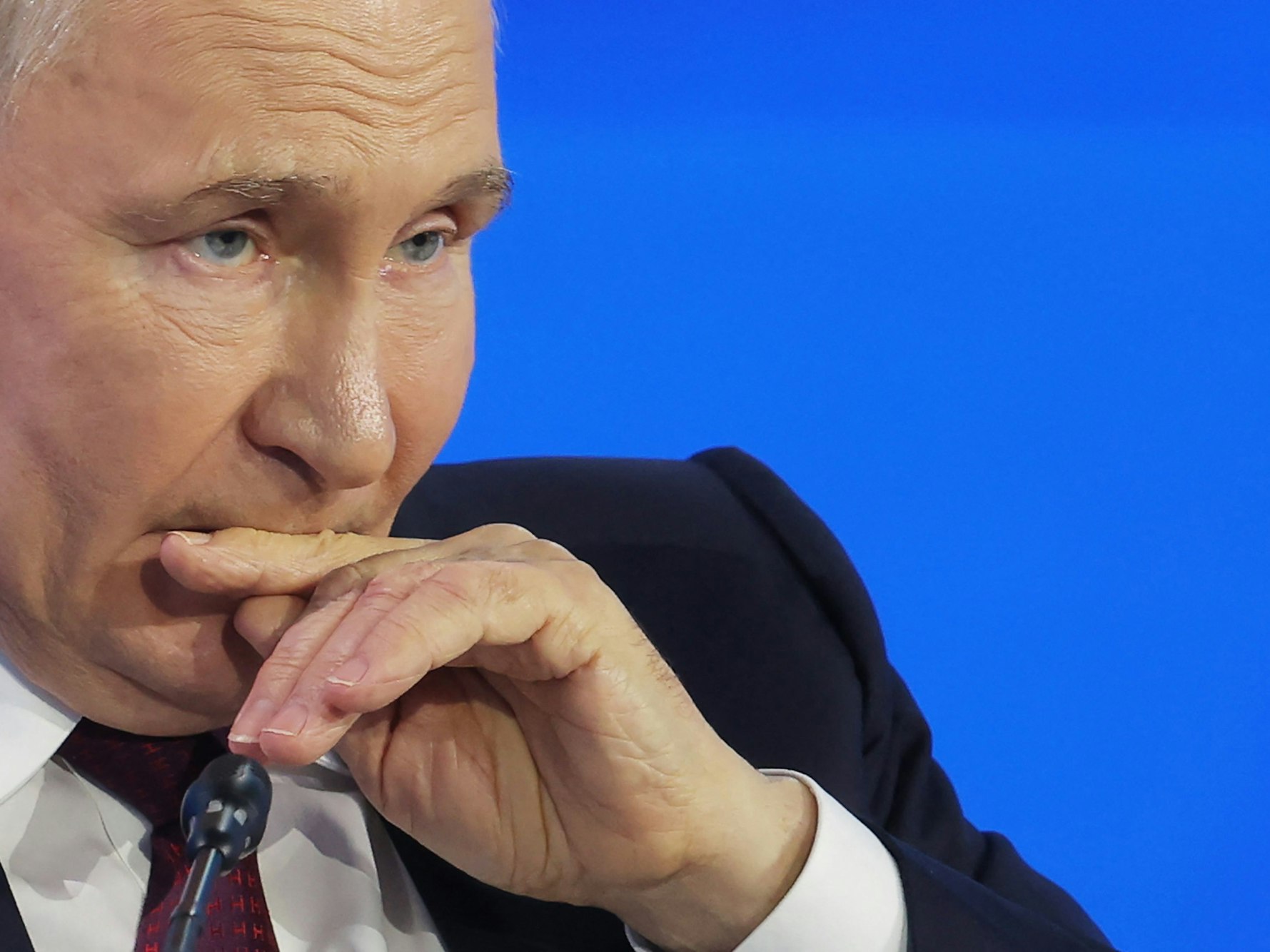 Putin Anfang Juni beim Internationalen Wirtschaftsforum in St. Petersburg: Er dürfte sich über das Erstarken der rechten Parteien in Europa freuen.
