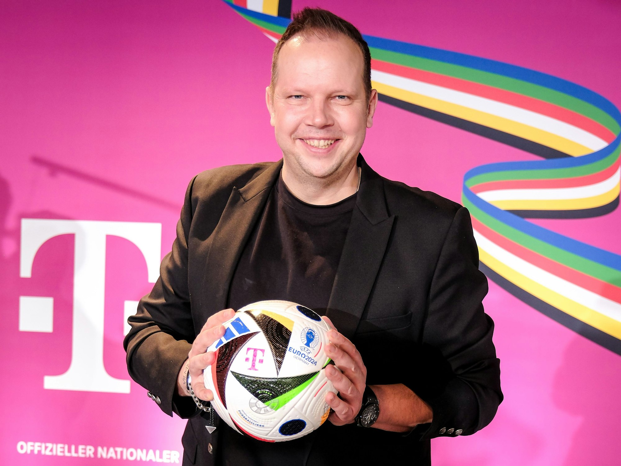 Wolff Fuss bei einer Pressekonferenz.