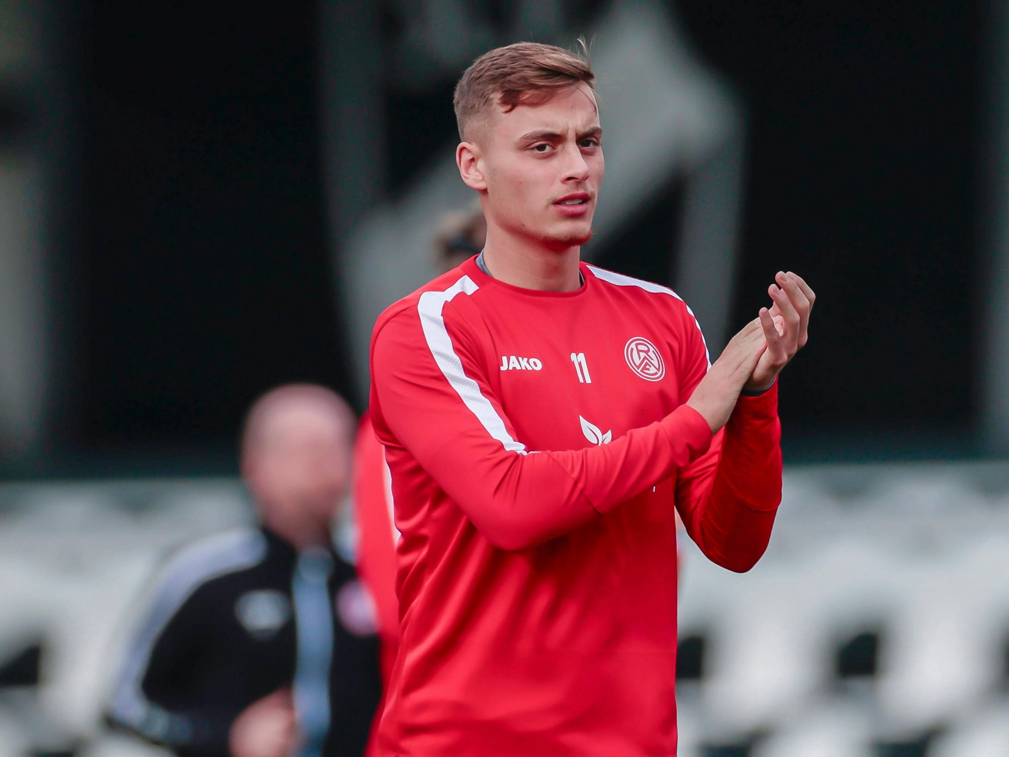 Marvin Obuz beim Aufwärmen vor einem Spiel mit Rot-Weiss Essen.