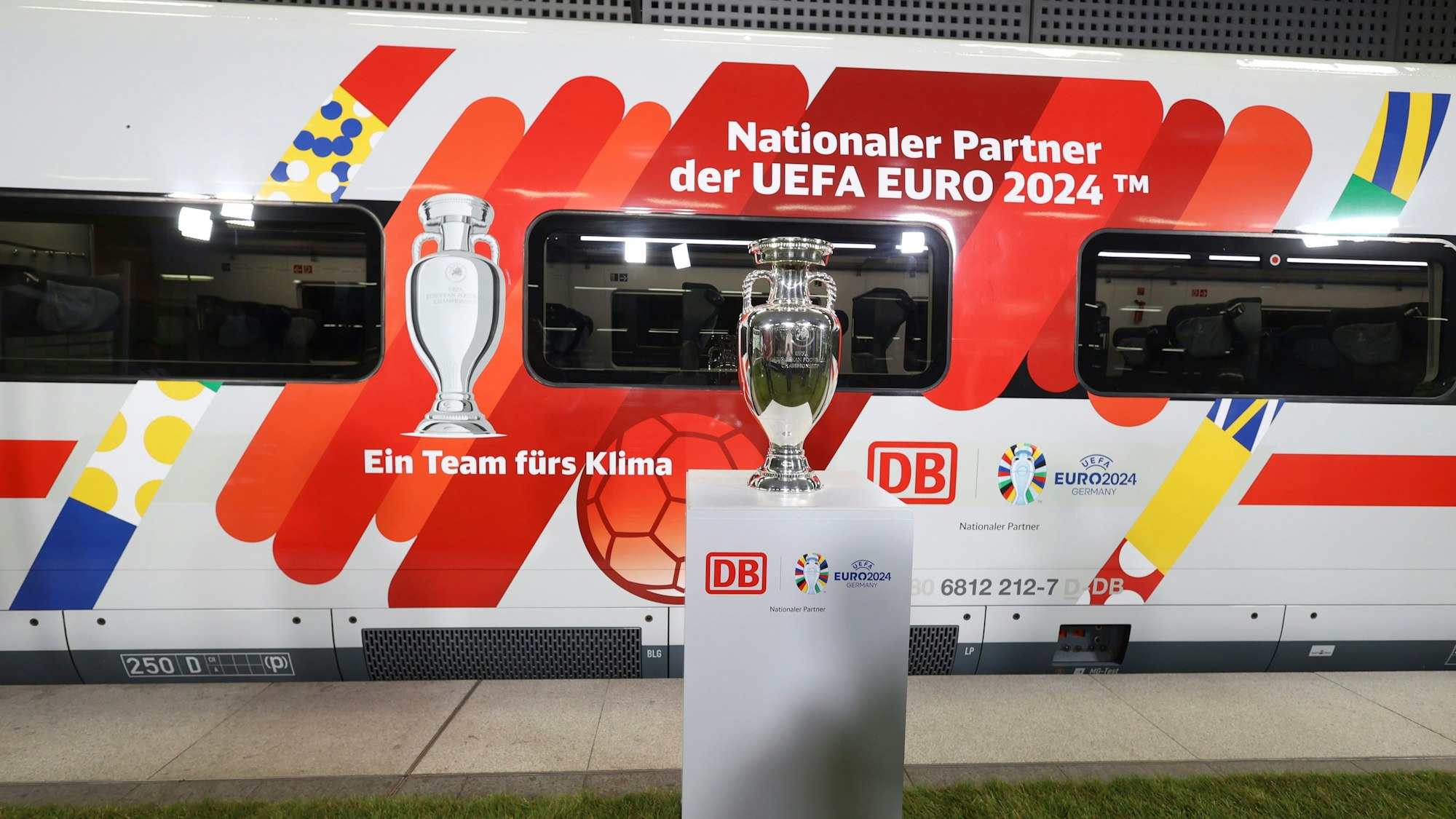 Partnerschaft zwischen Deutscher Bahn (DB) und der UEFA zur Europameisterschaft 2024.