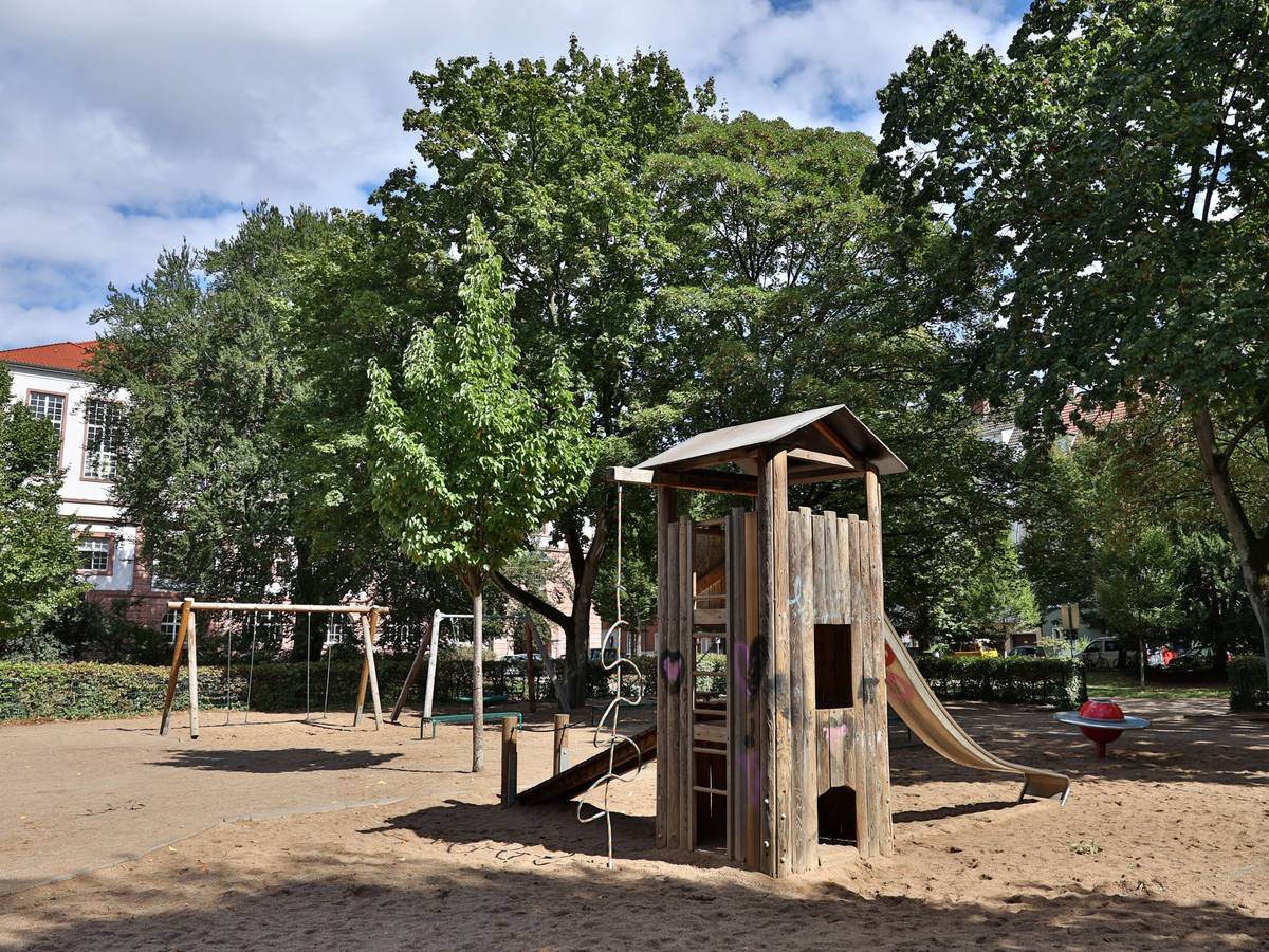 Auch dieser „Spielplatz“ am Leipziger Platz wird dann zur „Spiel- und Aktionsfläche“.