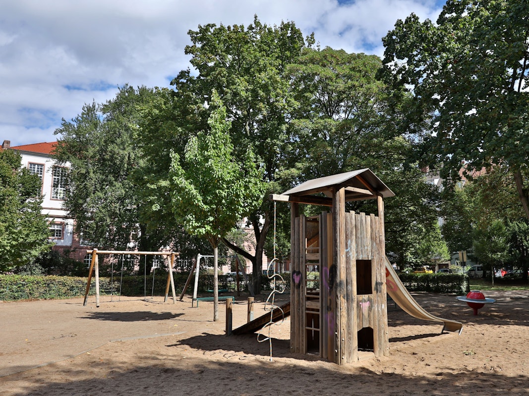 Auch dieser „Spielplatz“ am Leipziger Platz wird dann zur „Spiel- und Aktionsfläche“.