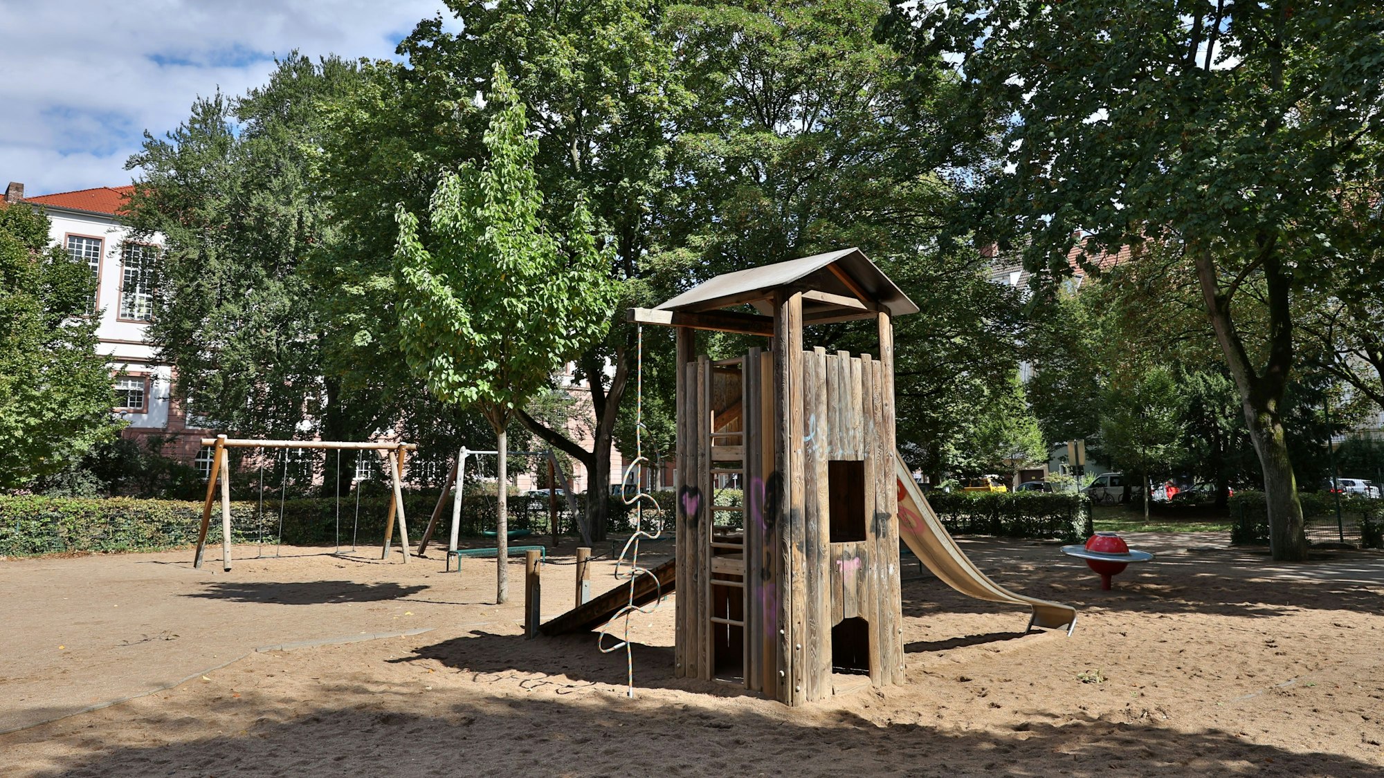 Auch dieser „Spielplatz“ am Leipziger Platz wird dann zur „Spiel- und Aktionsfläche“.