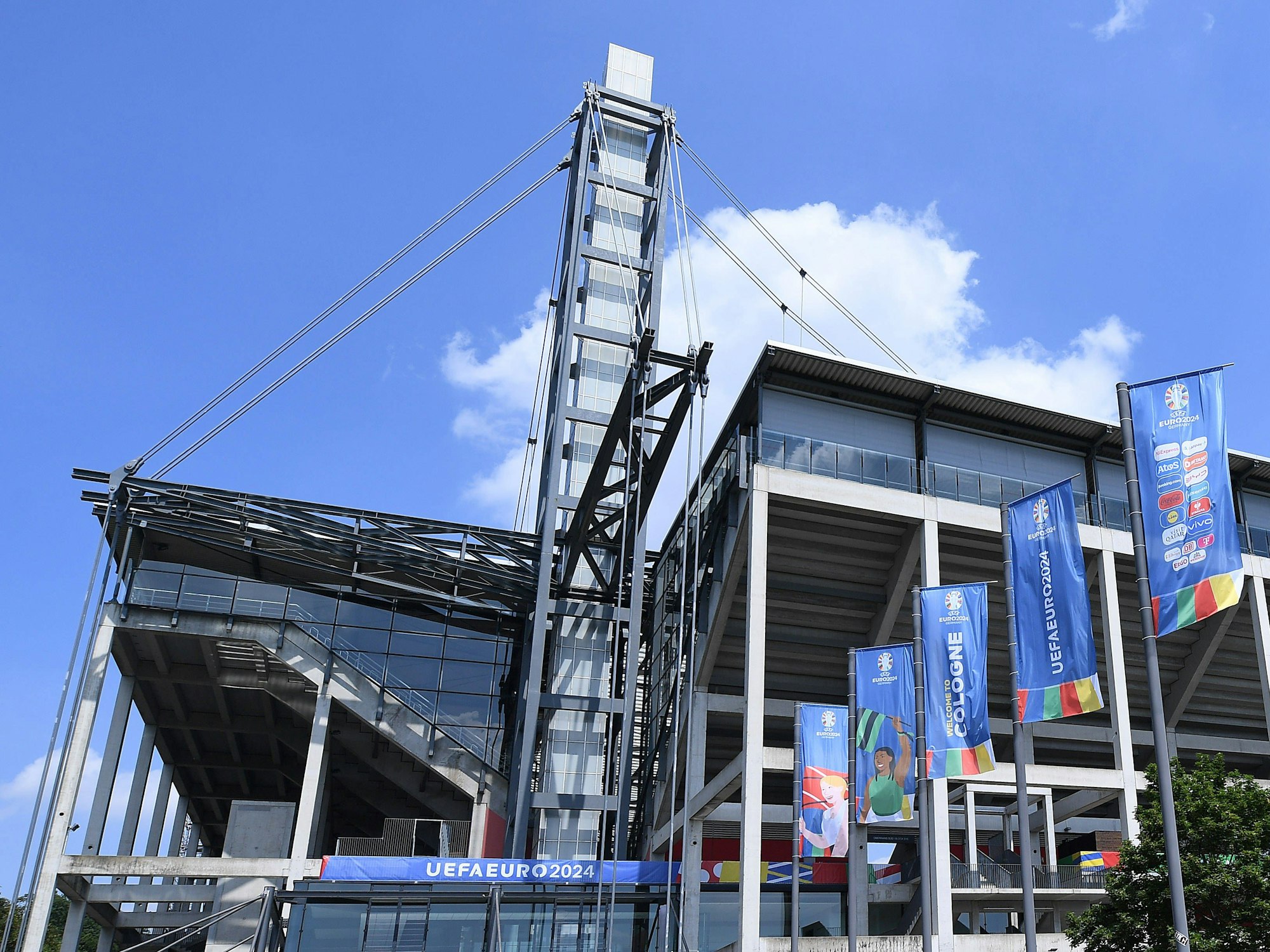 Das Rhein-Energie-Stadion vor der EM 2024.