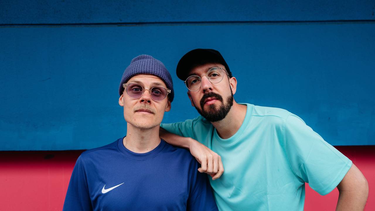 Nico Gomez mit Oliver Niesen.