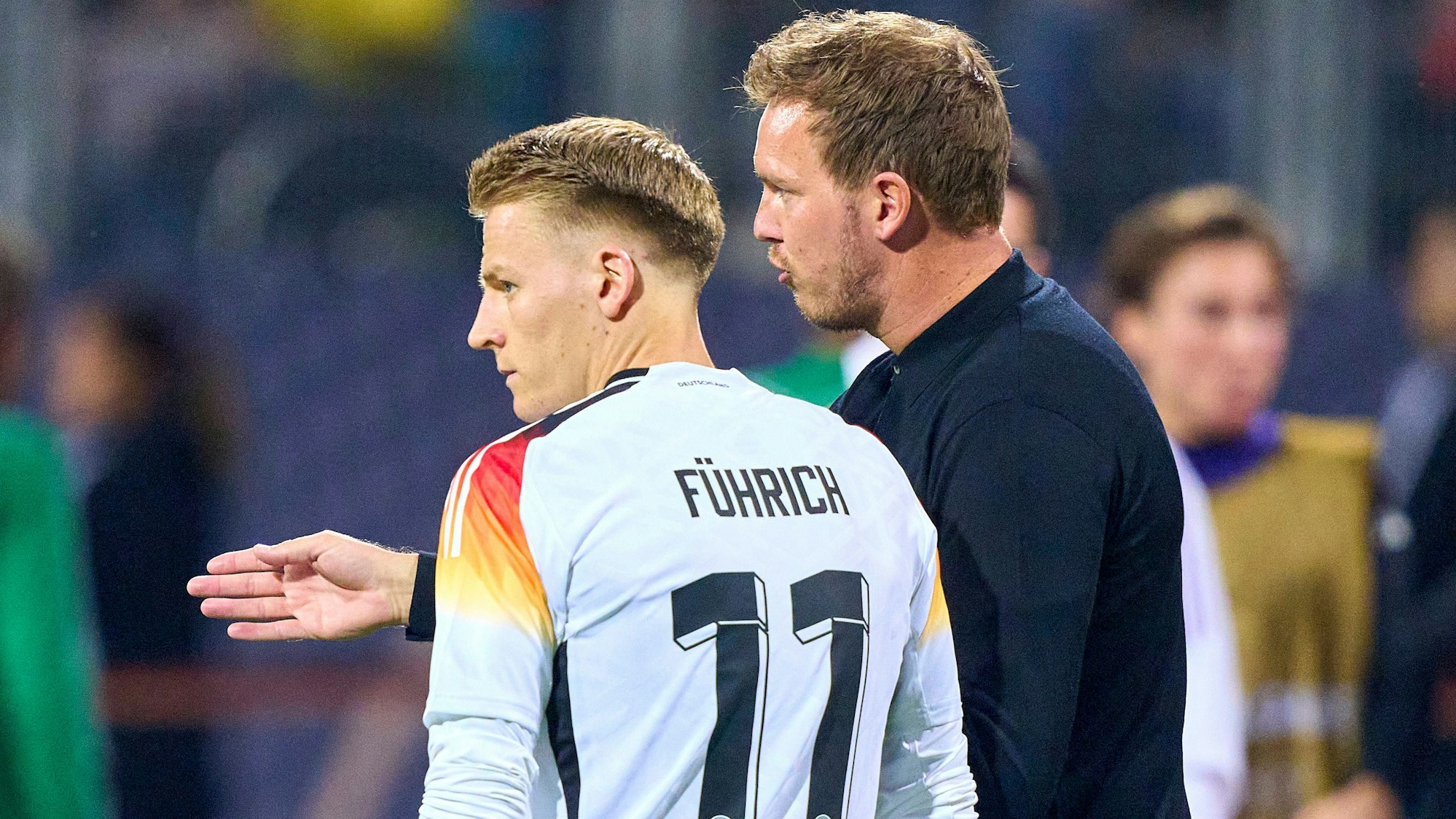 Julian Nagelsmann mit Chris Führich.