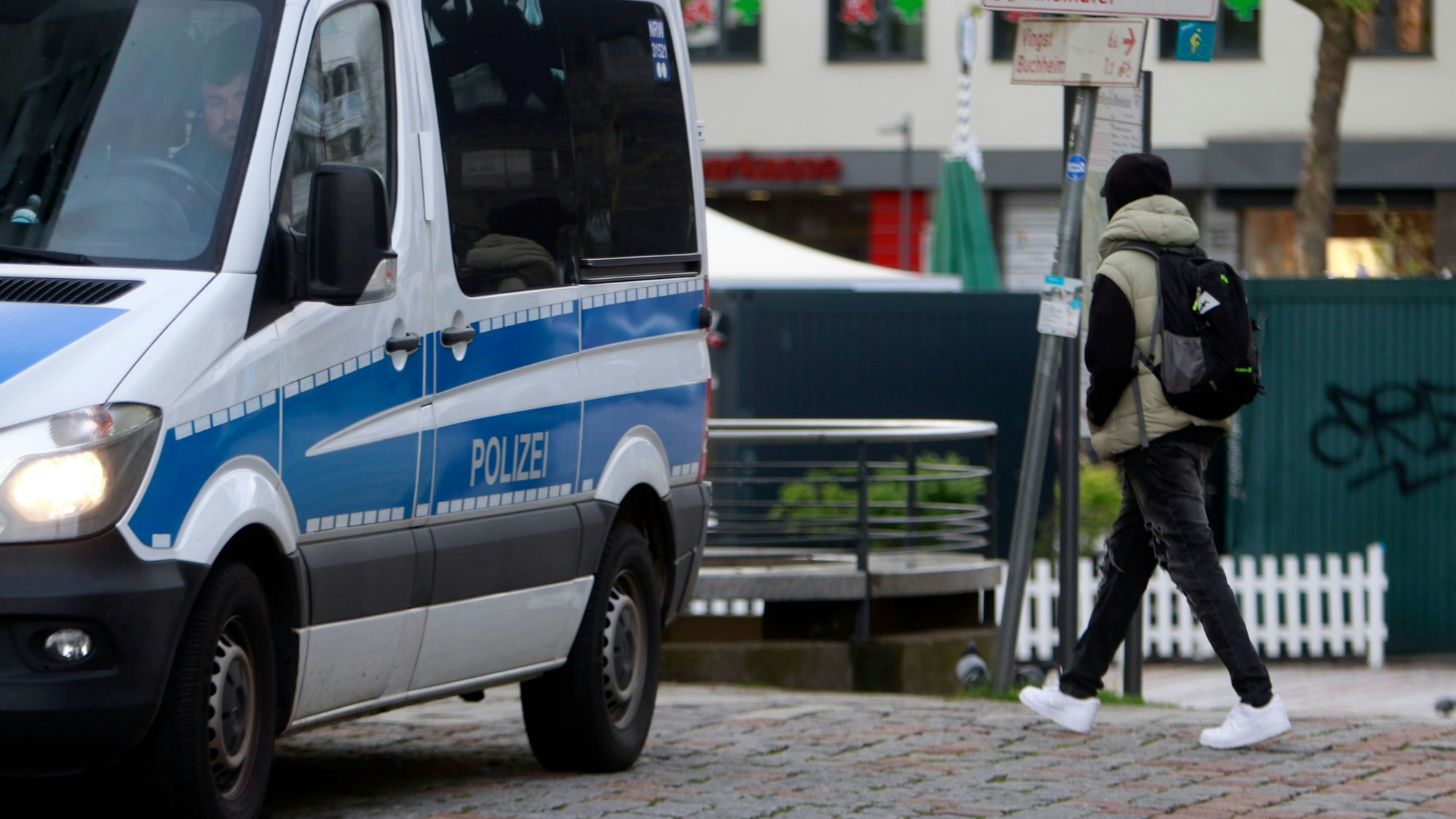 17.04.2024, Köln: Wiener Platz Armut, Drogen und Dreck. Foto: Arton Krasniqi