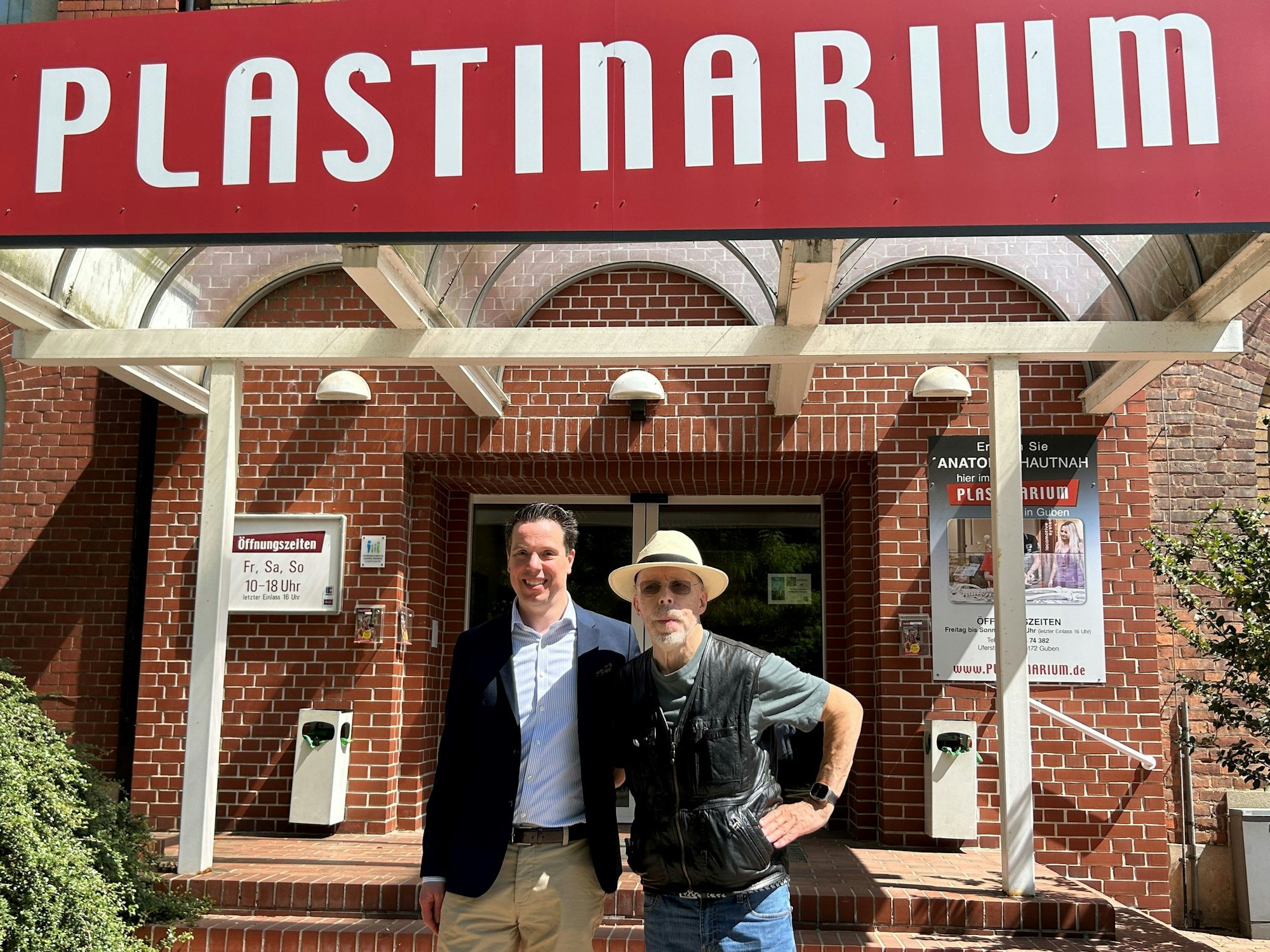 Blick hinter die Kulissen im Plastinarium in Guben