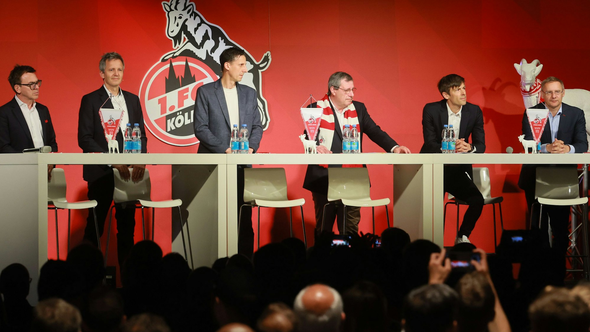 1. FC Köln, MMC-Studios, Mitgliederstammtisch, von links: Markus Rejek, Philipp Türoff, Christian Keller, Werner Wolf, Carsten Wettich, Eckhard Sauren