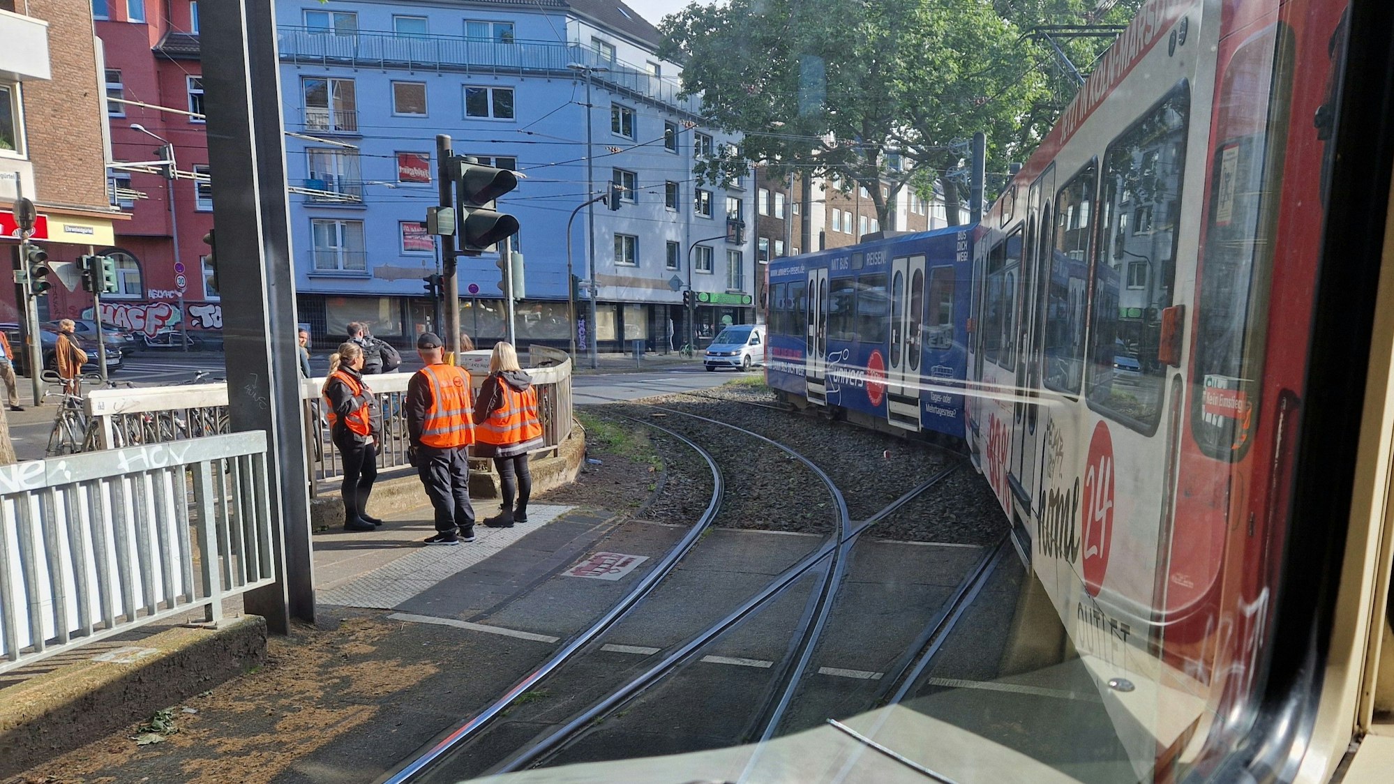 Die Linie 13 am Donnerstagmorgen nach dem versehentlichen Abbiege-Manöver auf die Strecke der Linie 5.