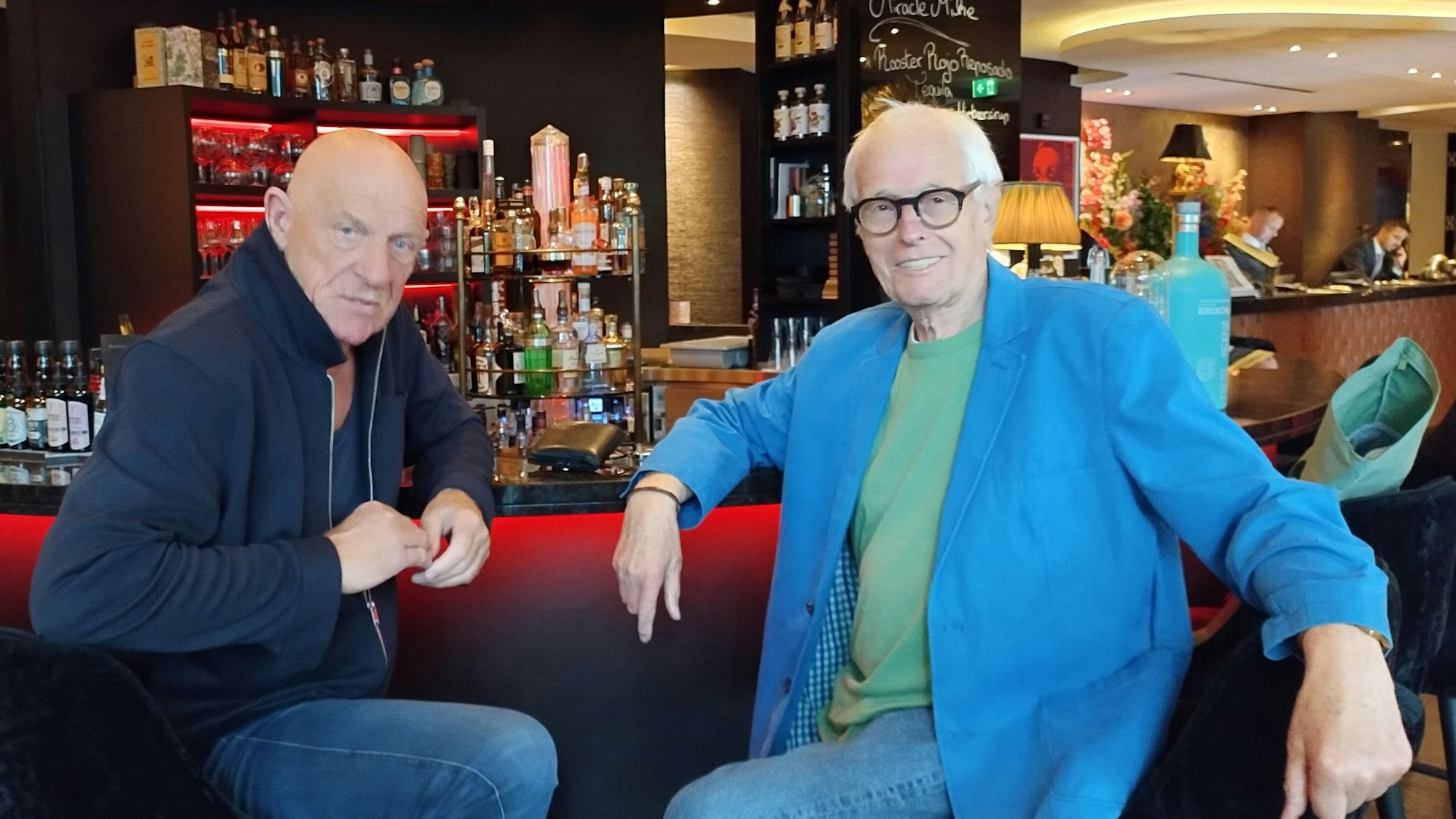 Der frühere Werler Gefängnisarzt und immer noch aktuelle „Tatort“-Rechtsmediziner Joe Bausch im Sonntags-Talk mit Horst Stellmacher am 22. Mai 2024 im Kölner Hotel Savoy