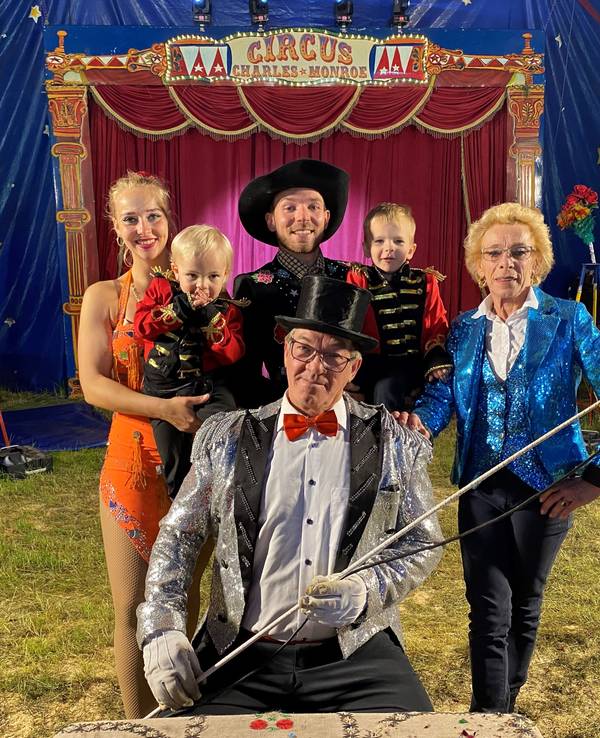 Die Familie Monroe vom Kölner „Circus Charles M“onroe