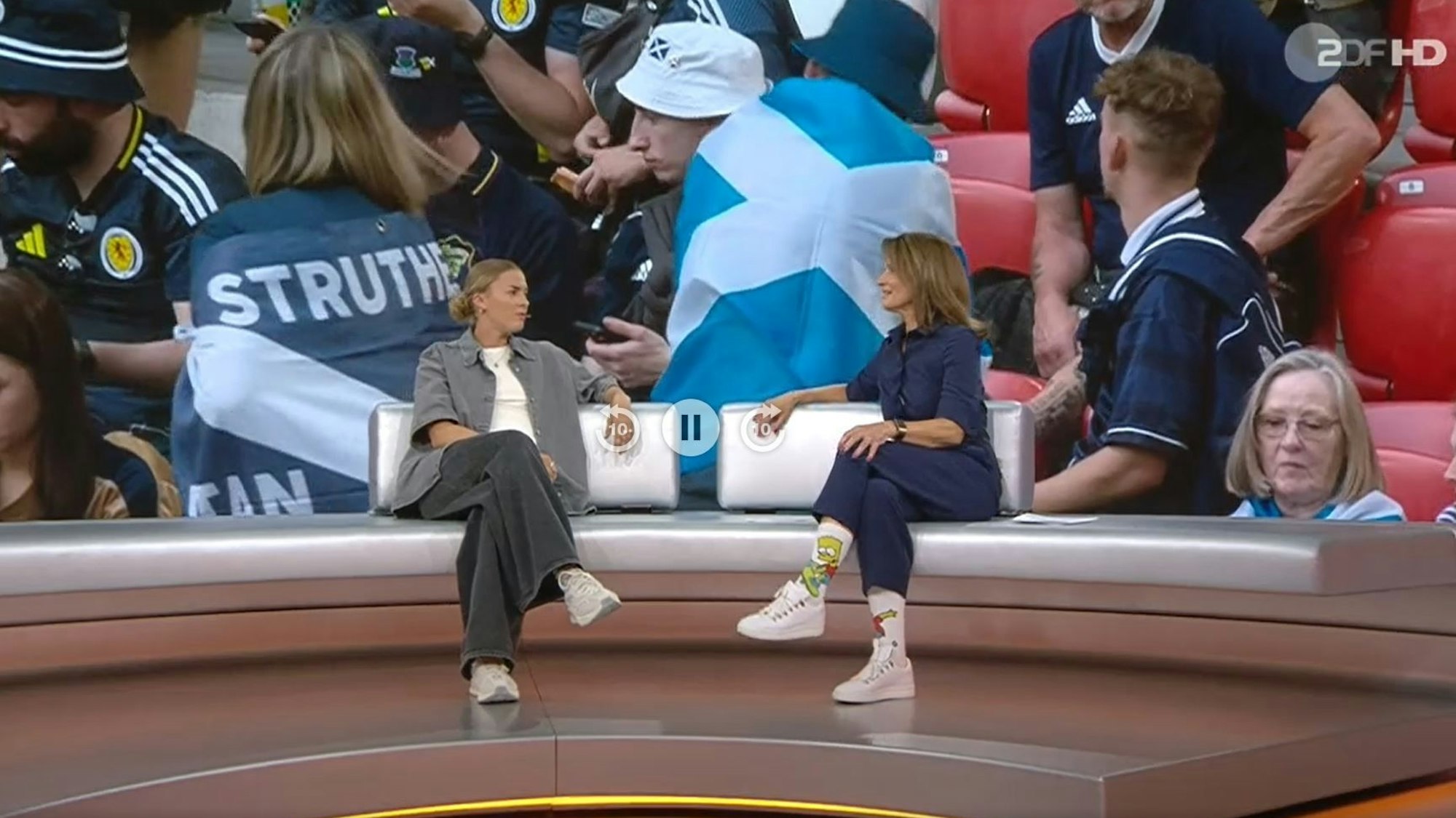 Katrin Müller-Hohenstein moderiert mit Laura Freigang die EM 2024 im ZDF.