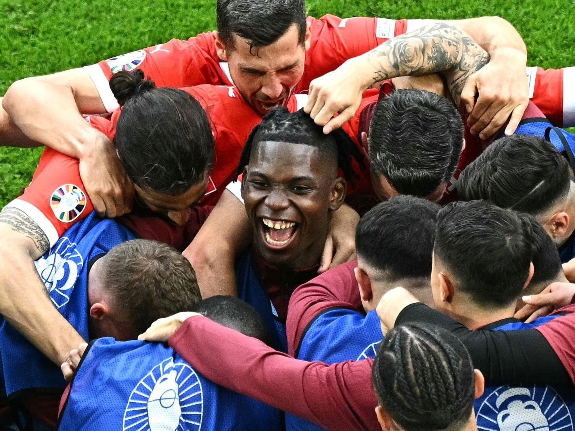 Breel Embolo feiert.