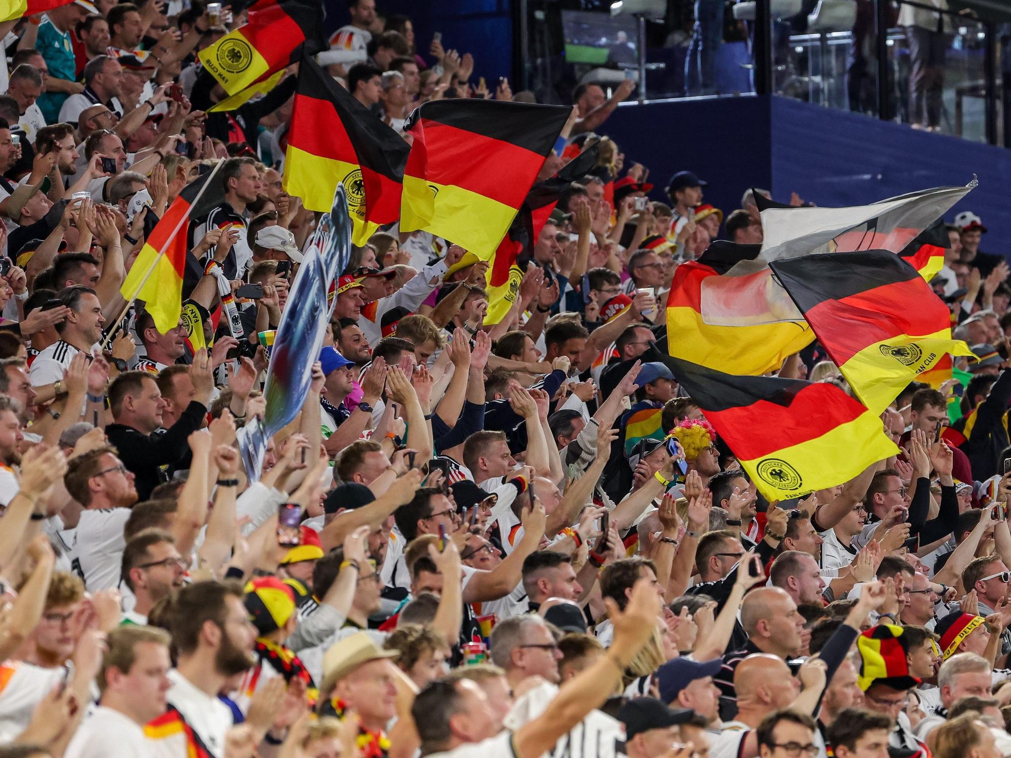 Partystimmung nach dem EM-Sieg der deutschen Nationalelf in München: An mehreren Orten in Deutschland kam es zu rassistischen Vorfällen.