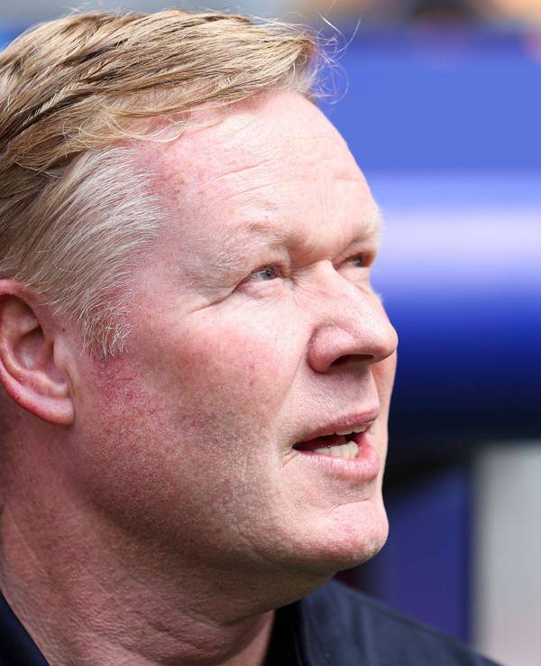 Bondscoach Ronald Koeman kurz vor dem Anpfiff an der Seitenlinie.