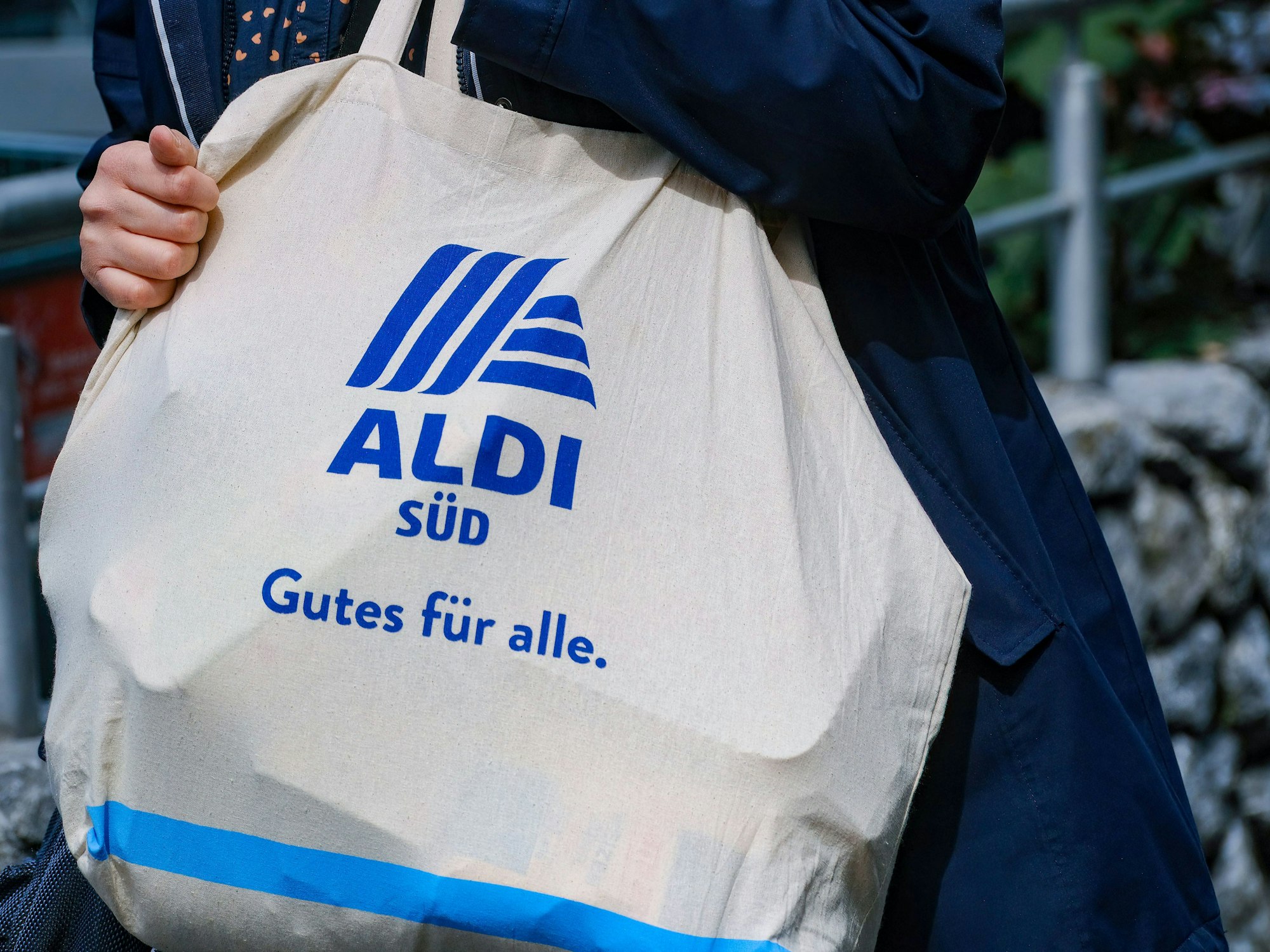 Llobe, ein E-Bike-Hersteller aus NRW, der unter anderem Aldi beliefert hat (Symbolbild), musste Insolvenz anmelden.
