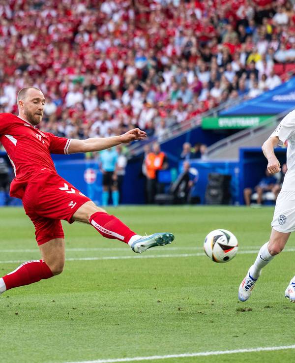 Christian Eriksen macht bei der EM 2024 das 1:0 für Dänemark gegen Slowenien.
