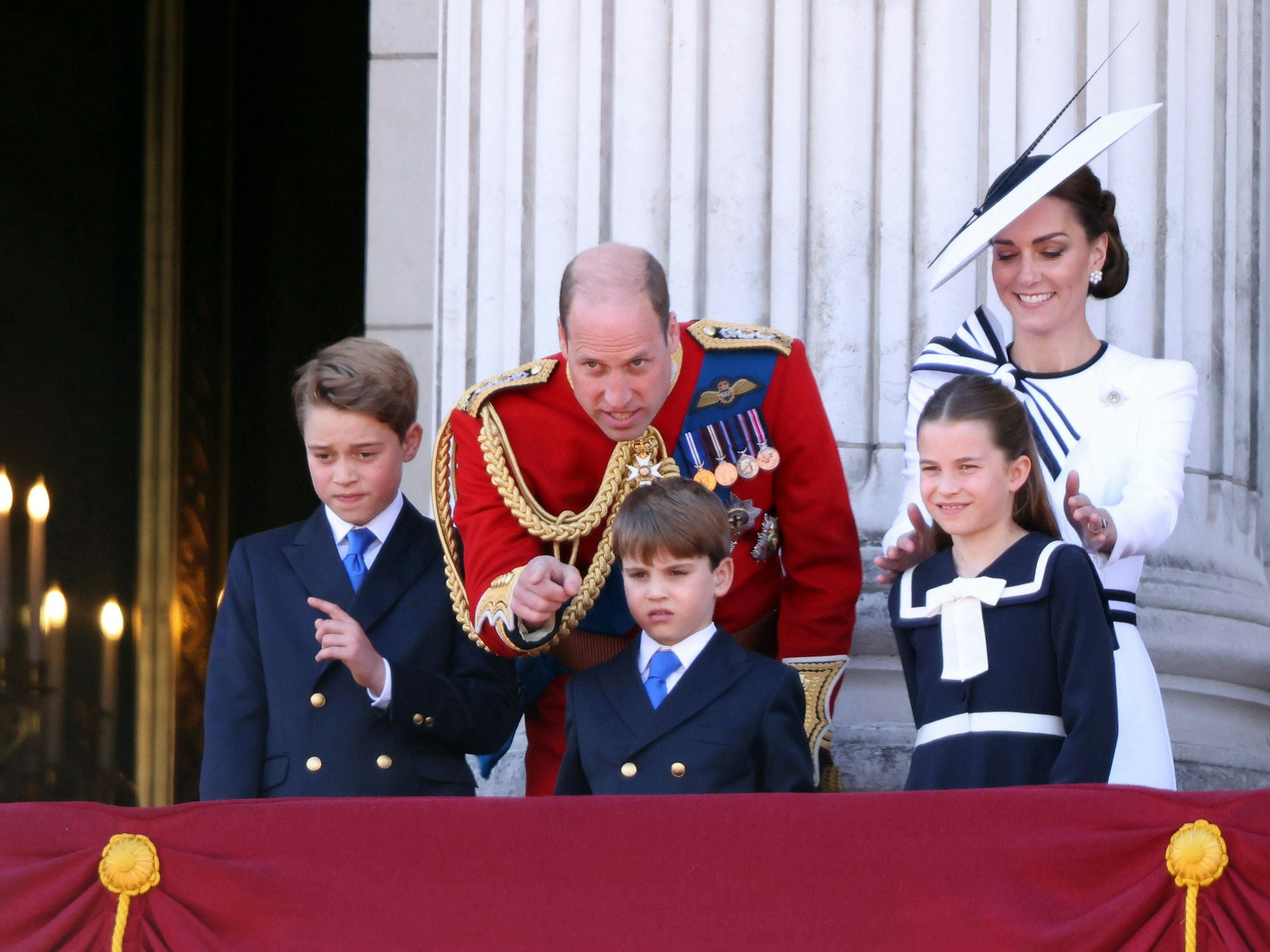 Prinz William und Ehefrau Kate und den gemeinsamen Kindern bei der „Trooping the Colour“-Zeremonie 2024.