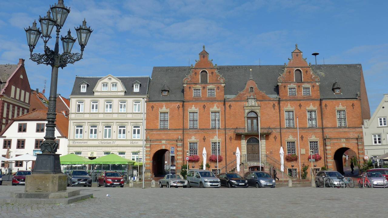 Blick auf den Marktplatz von Glücksstadt.