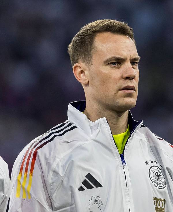 Auch auf der Jacke von Manuel Neuer war die kleine Deutschland-Karte zu sehen.