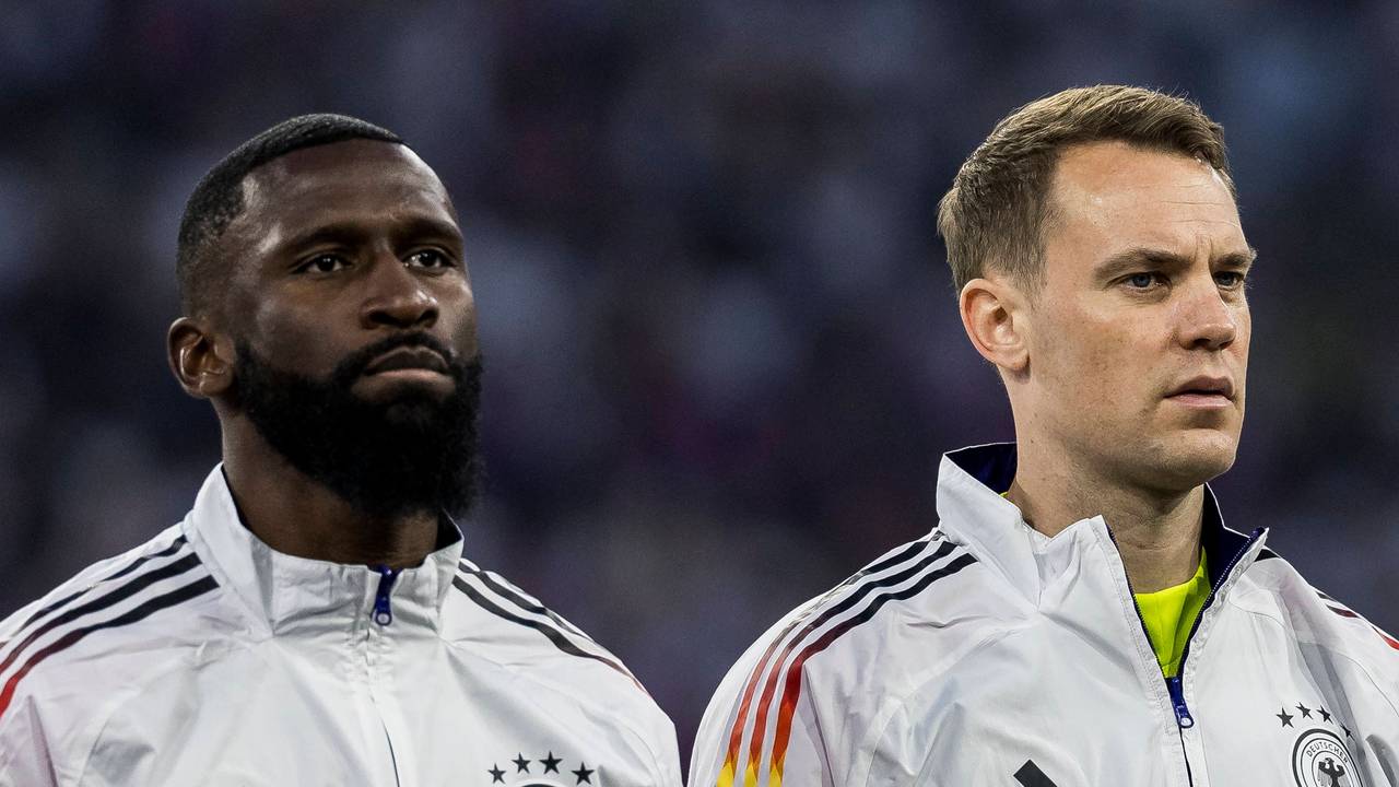 Auch auf der Jacke von Manuel Neuer war die kleine Deutschland-Karte zu sehen.