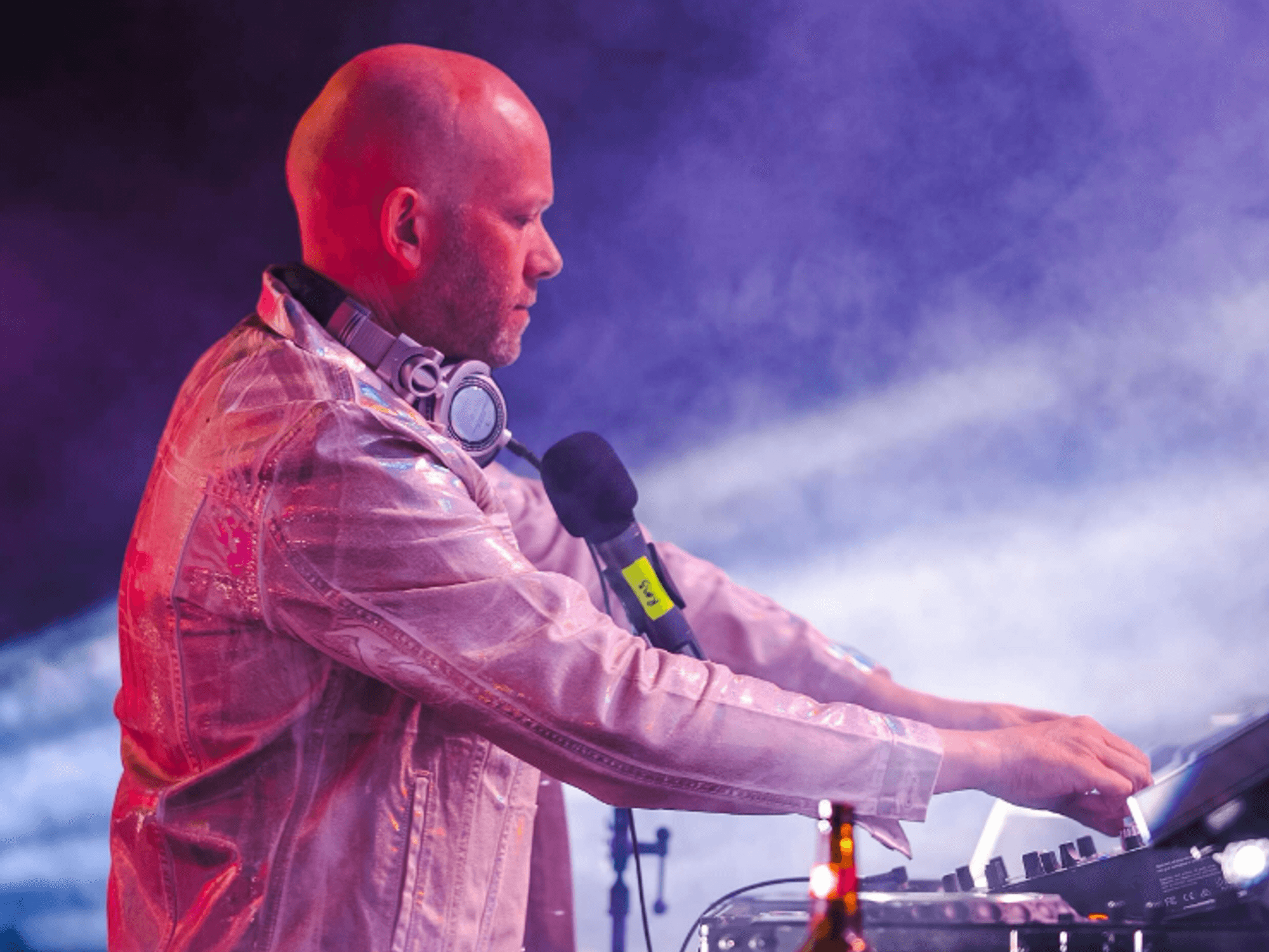 Paul Spencer performt als Dario G.