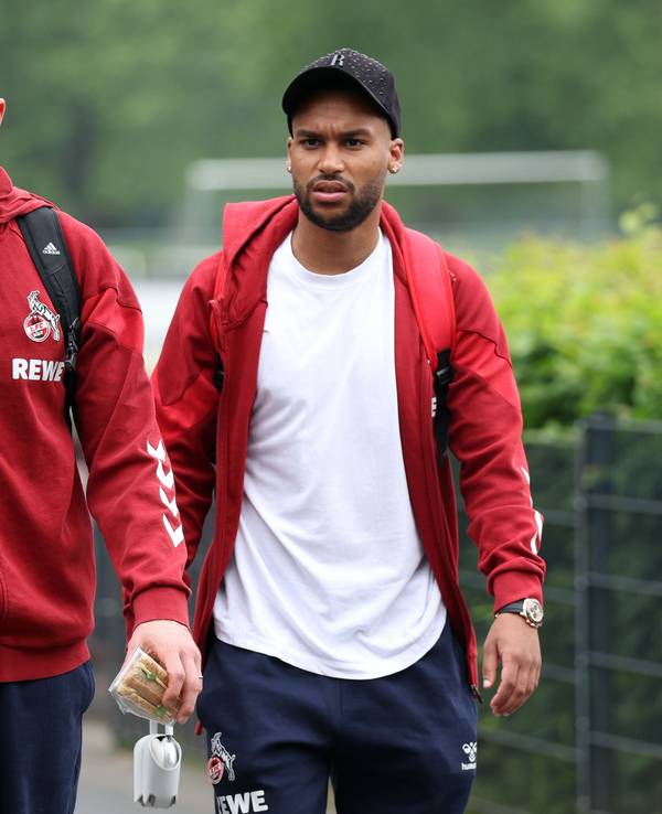 Die Spieler des 1. FC Köln, Marvin Schwäbe und Linton Maina, am Geißbockheim.