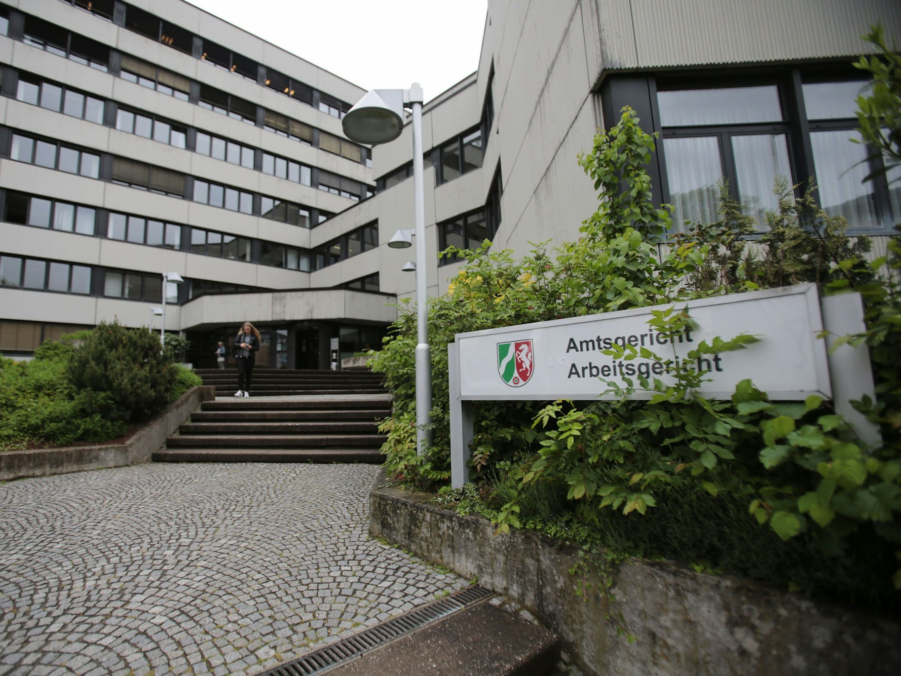 Das Amtsgericht und Arbeitsgericht, fotografiert am 17. Mai 2016 in Siegburg (Nordrhein-Westfalen).