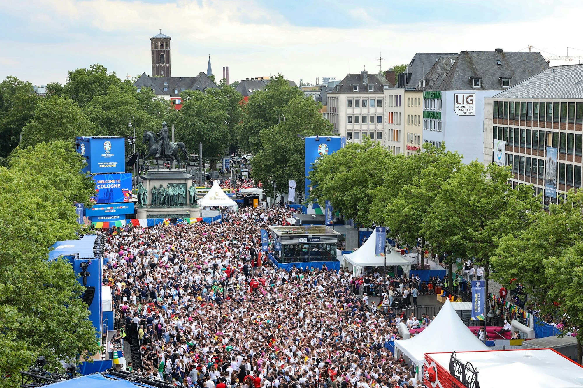 Public Viewing am Heumarkt beim Deutschland-Spiel gegen Ungarn.