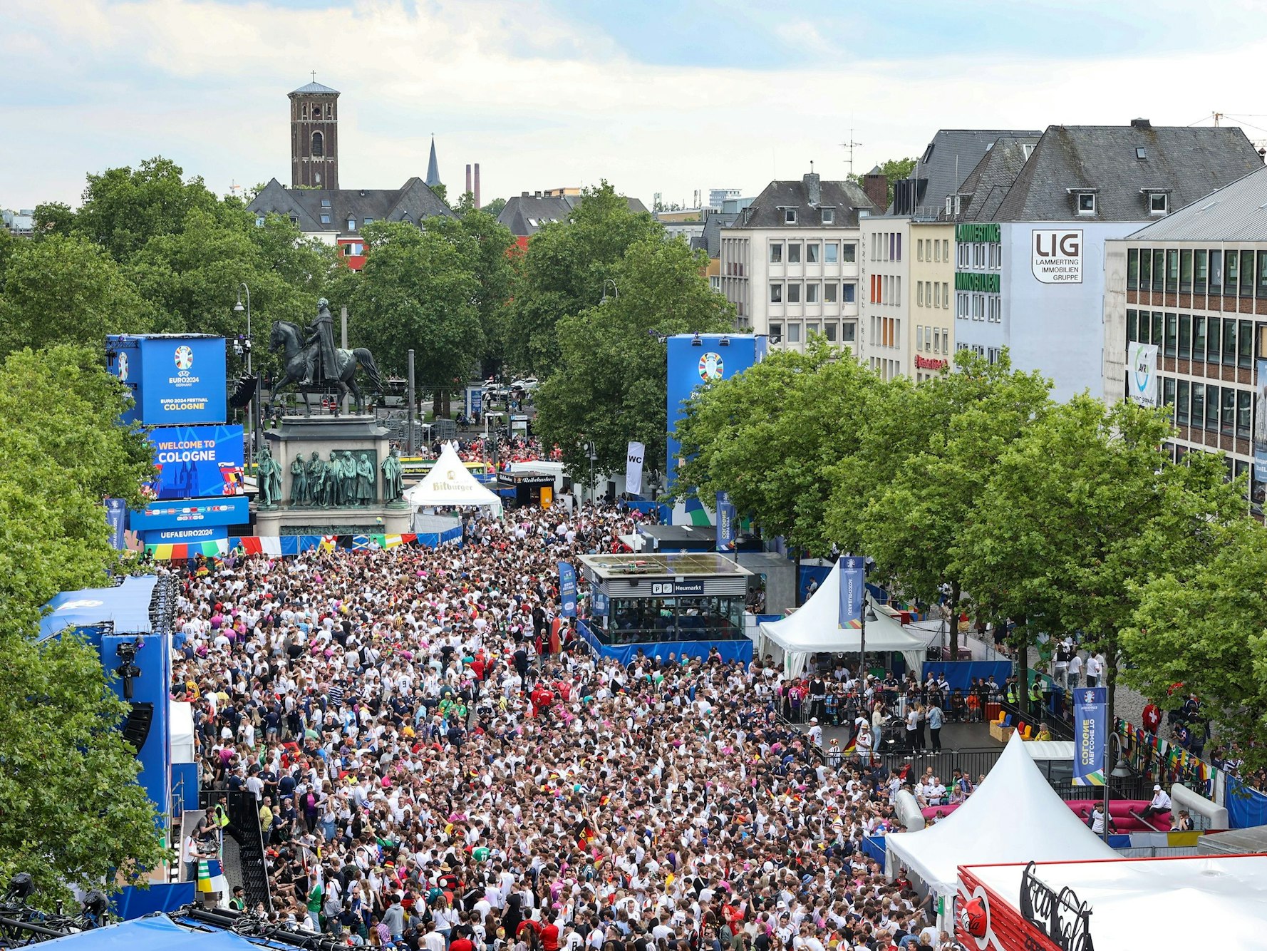 Public Viewing am Heumarkt beim Deutschland-Spiel gegen Ungarn.