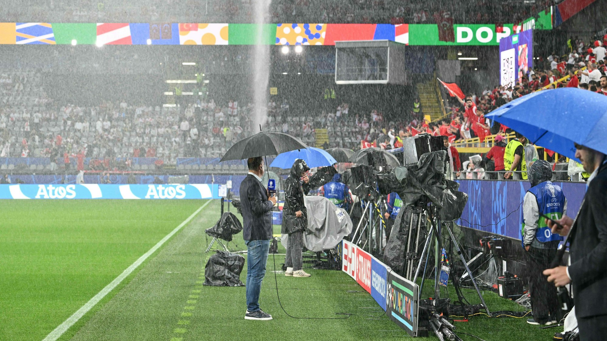 Regen im Dortmunder Fußball-Stadion bei der EM 2024