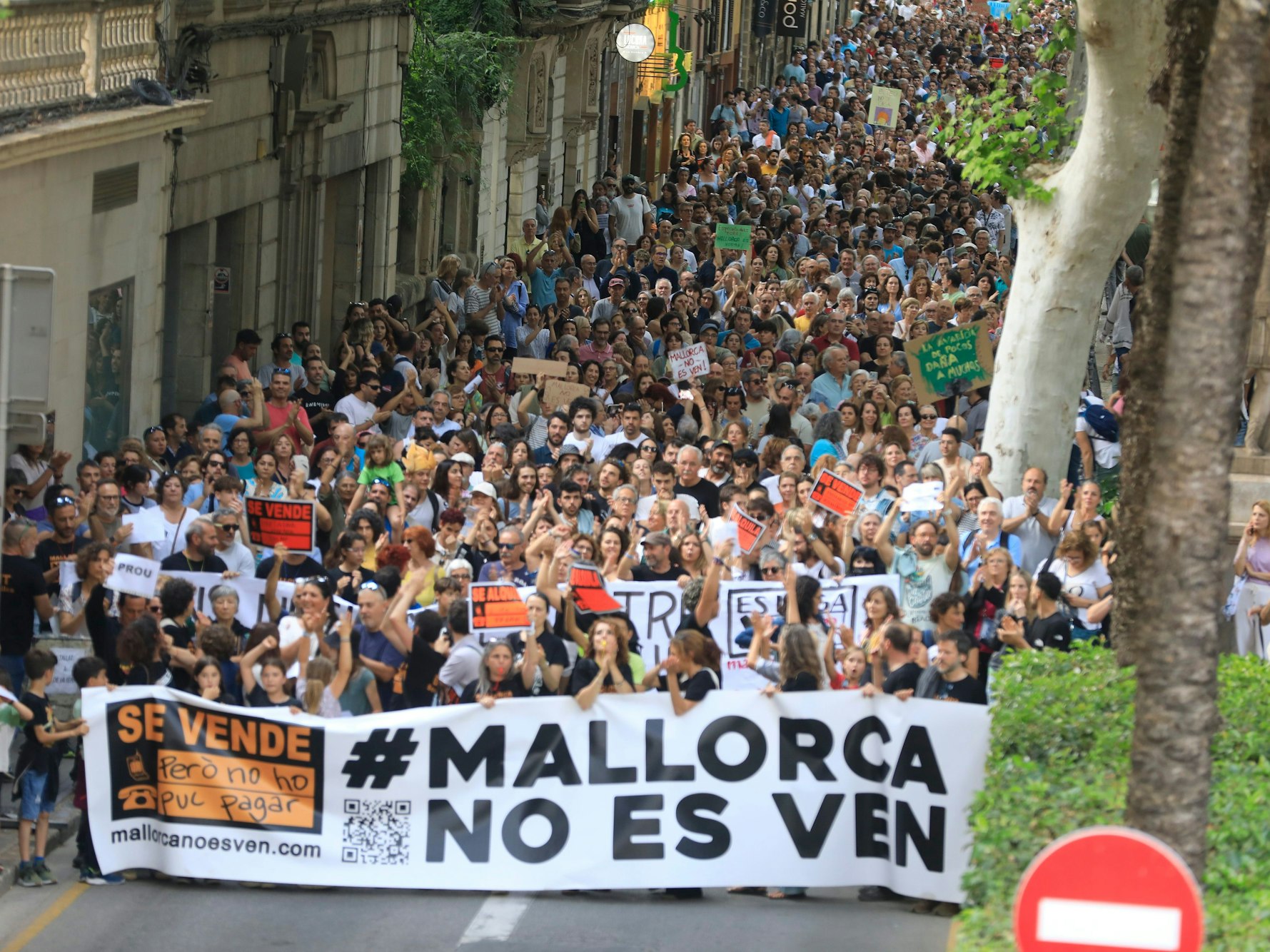 Einheimische Mitte Mai bei einer Demonstration gegen den Massentourismus in Palma. Tausende haben auf Mallorca protestiert.