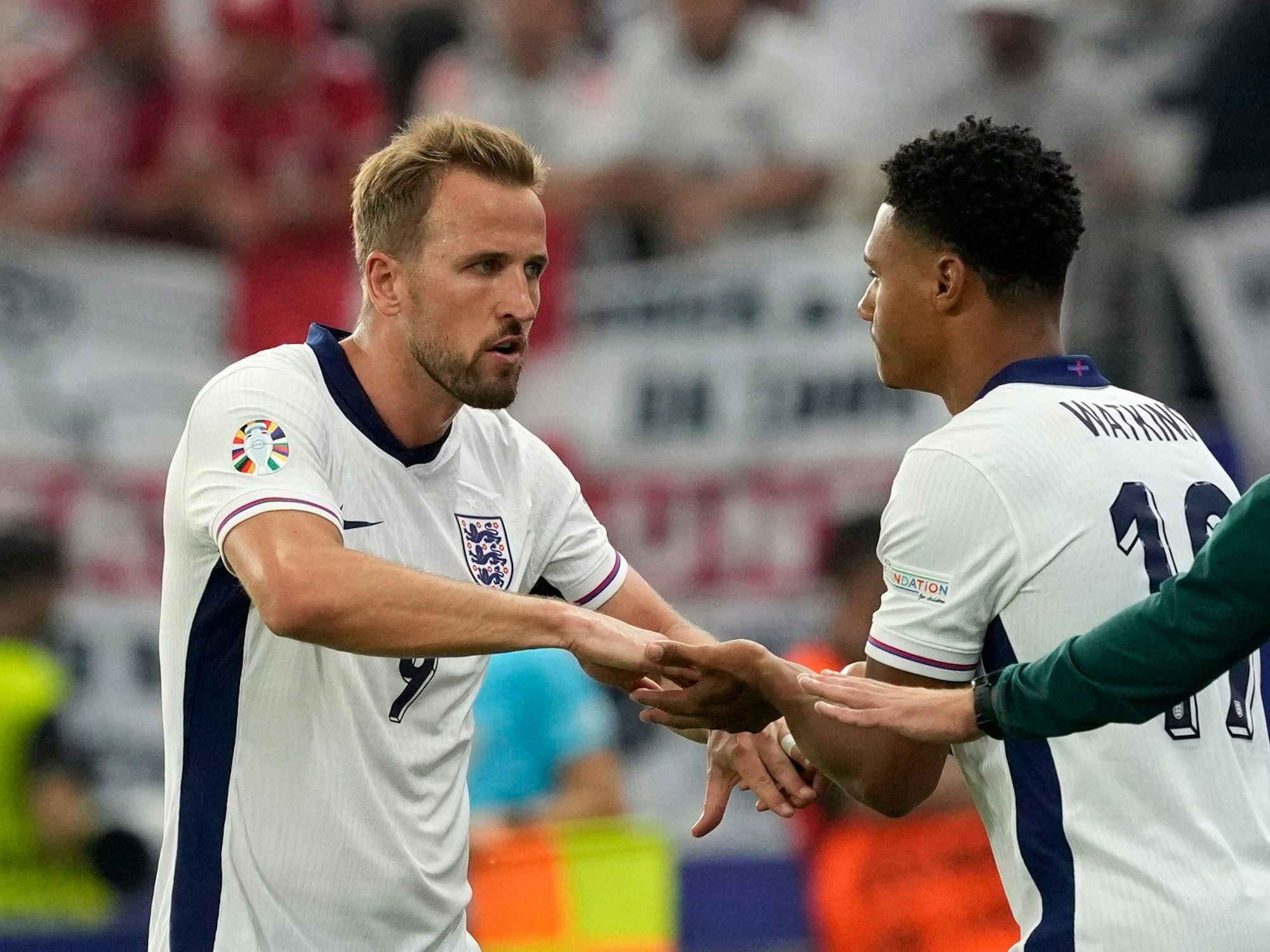 Harry Kane wird für Ollie Watkins ausgewechselt.