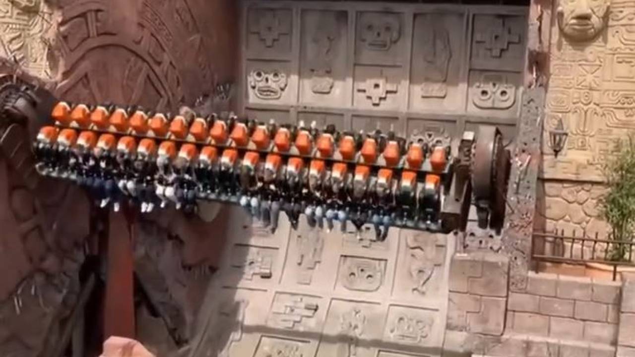 Screenshot aus einem Video, das die Fahrt der Phantasialand-Attraktion Talocan zeigt.
