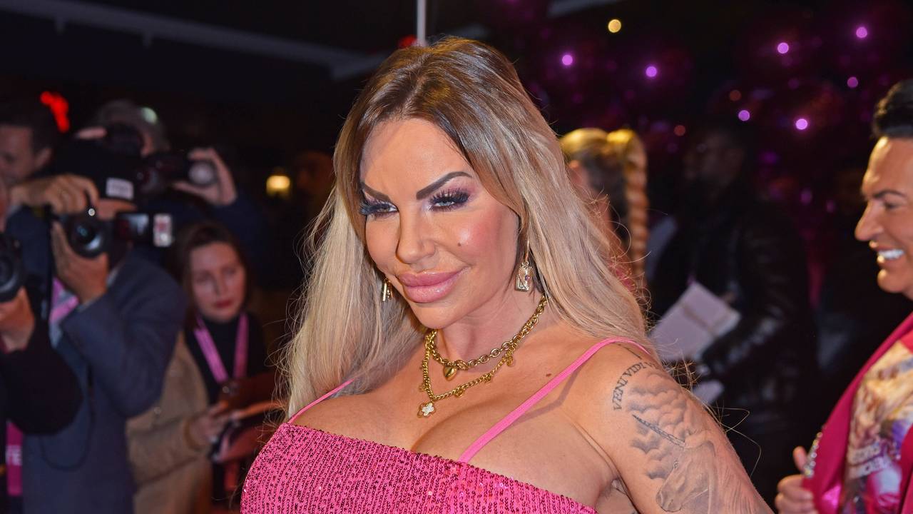 Gina-Lisa Lohfink beim „40th Birthday Bash - 40. Geburtstag“ von Micaela Schäfer im Bellucci Restaurant in Berlin am 1. November 2023