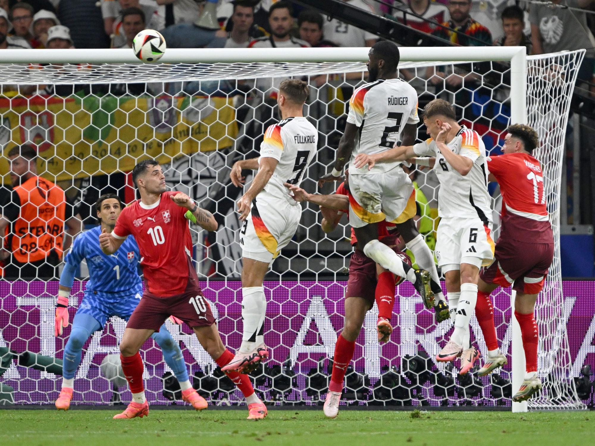 Deutschlands Niclas Füllkrug erzielt das Tor zum 1:1.