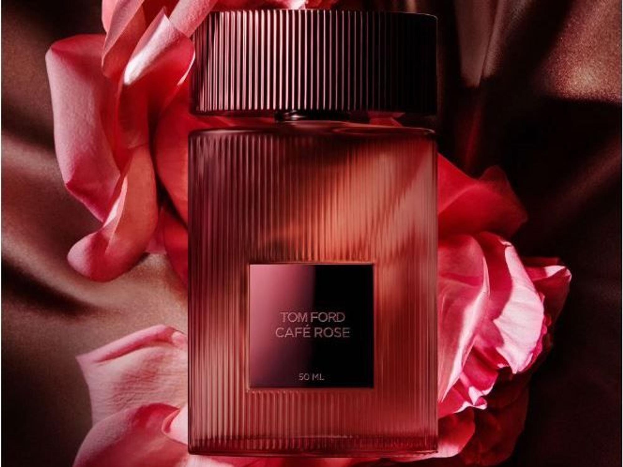 Café Rose (2023) von Tom Ford ist ein Parfum der Duftfamilie Ambra Blumig und ist für Frauen.