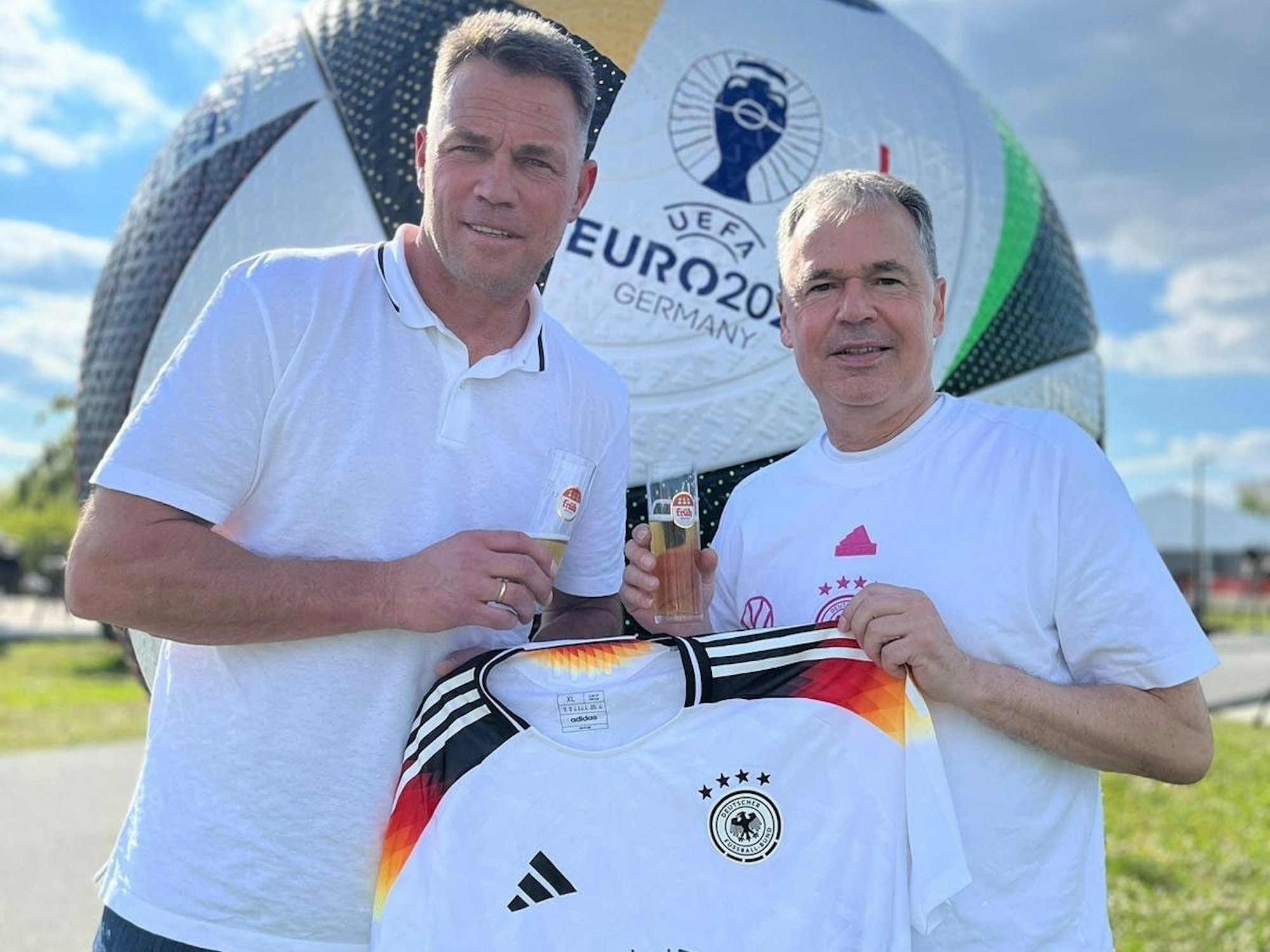 Jörg Bach und Andreas Rettig mit Kölsch.