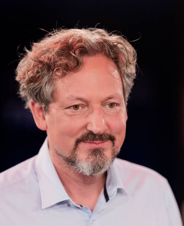 Eckart von Hirschhausen, Moderator, sitzt in den Studios des WDR im Stadtteil Bocklemünd nach der Talkshow „Kölner Treff“.