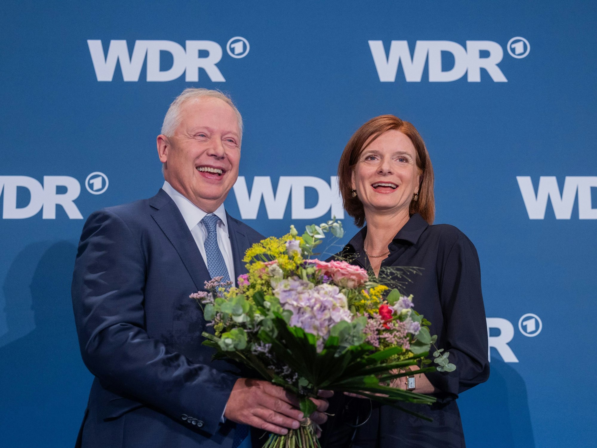 Katrin Vernau und Tom Buhrow stehen nach ihrer Wahl im Gürzenich.