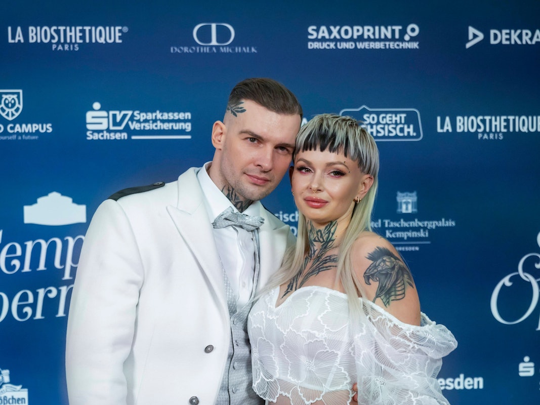 Ein Paar mit Ecken und Kanten: Eric und Edith Stehfest, hier beim Semperopernball 2024 in Dresden, nahmen gemeinsam am Sommer-Dschungelcamp von RTL teil.