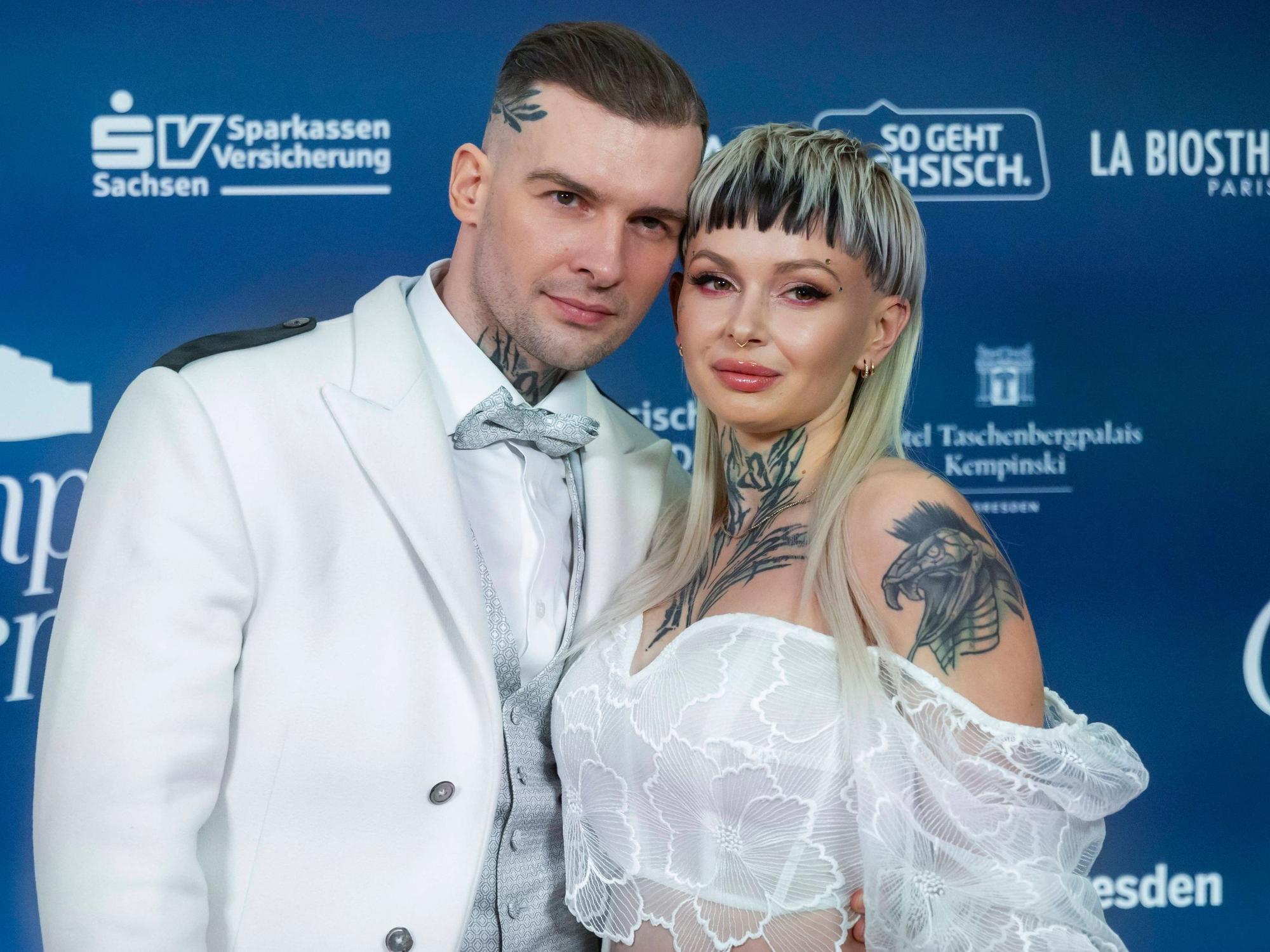 Ein Paar mit Ecken und Kanten: Eric und Edith Stehfest, hier beim Semperopernball 2024 in Dresden, nahmen gemeinsam am Sommer-Dschungelcamp von RTL teil.