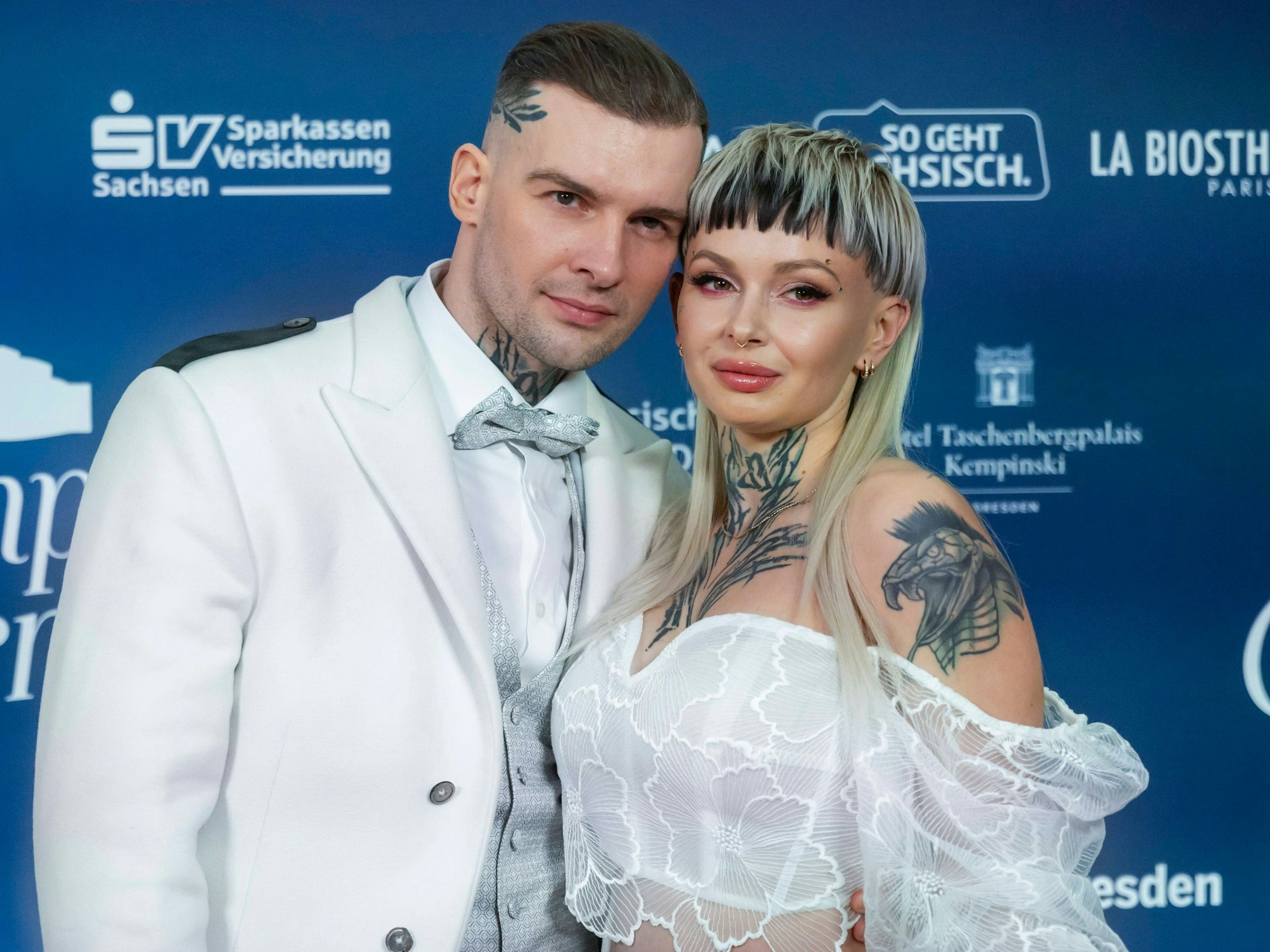 Ein Paar mit Ecken und Kanten: Eric und Edith Stehfest, hier beim Semperopernball 2024 in Dresden, nahmen gemeinsam am Sommer-Dschungelcamp von RTL teil.