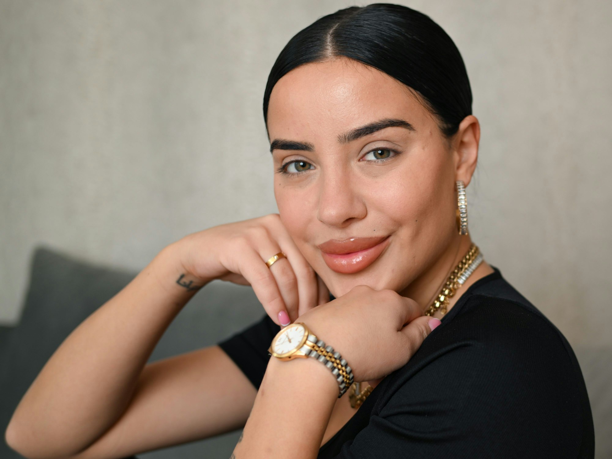 Leyla Lahouar, Reality-TV-Darstellerin und Influencerin, nimmt an einem Foto-Shooting teil.