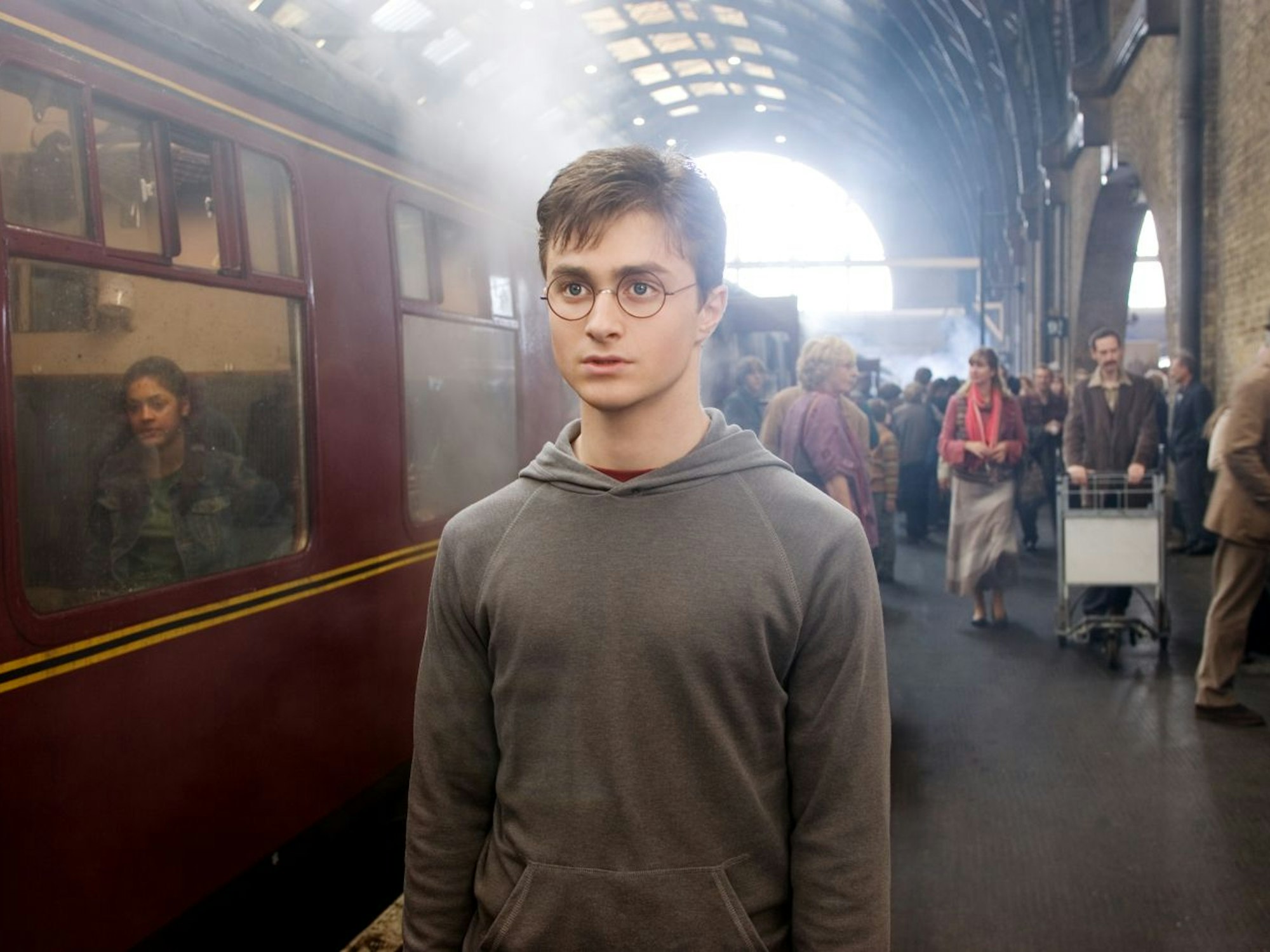 Harry Potter könnte bald in Serienform zurück in die Wohnzimmer kommen. Das Foto zeigt Potter (gespielt von Daniel Radcliffe) in „Harry Potter und der Orden des Phoenix“ (2000).