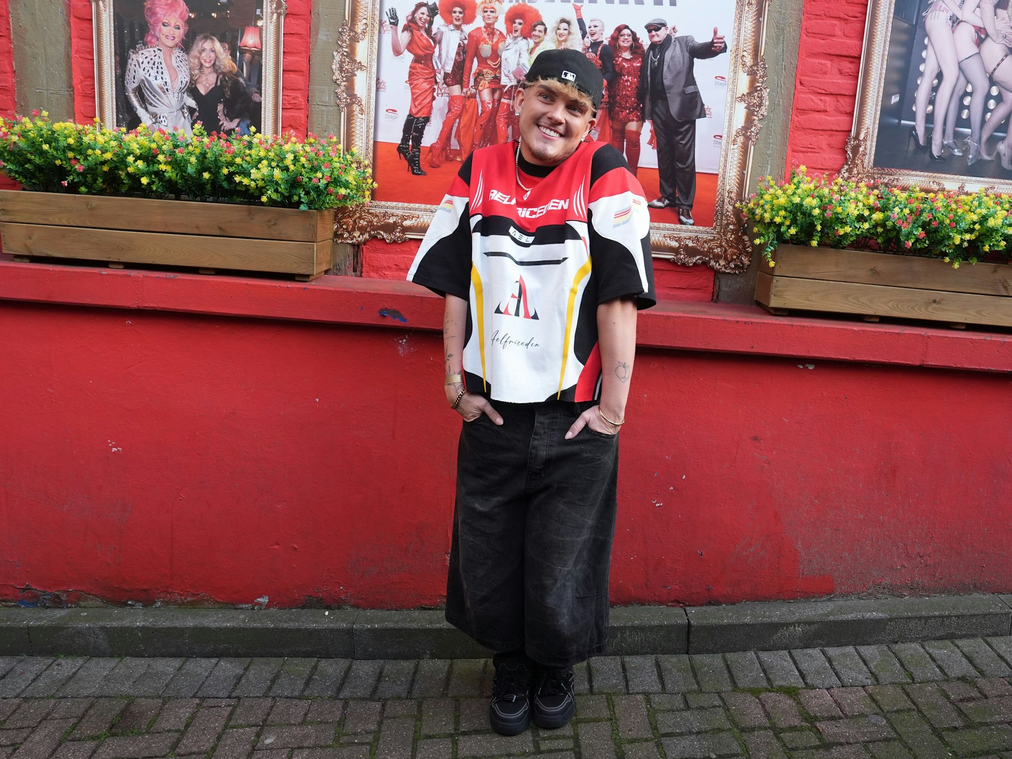 Twenty4Tim kommt zu der „Olivia Jones Sommerparty 2024“ und dem fünfjährigen Jubiläum des „The Bunny Burlesque St Pauli“ in der Großen Freiheit unweit der Reeperbahn.