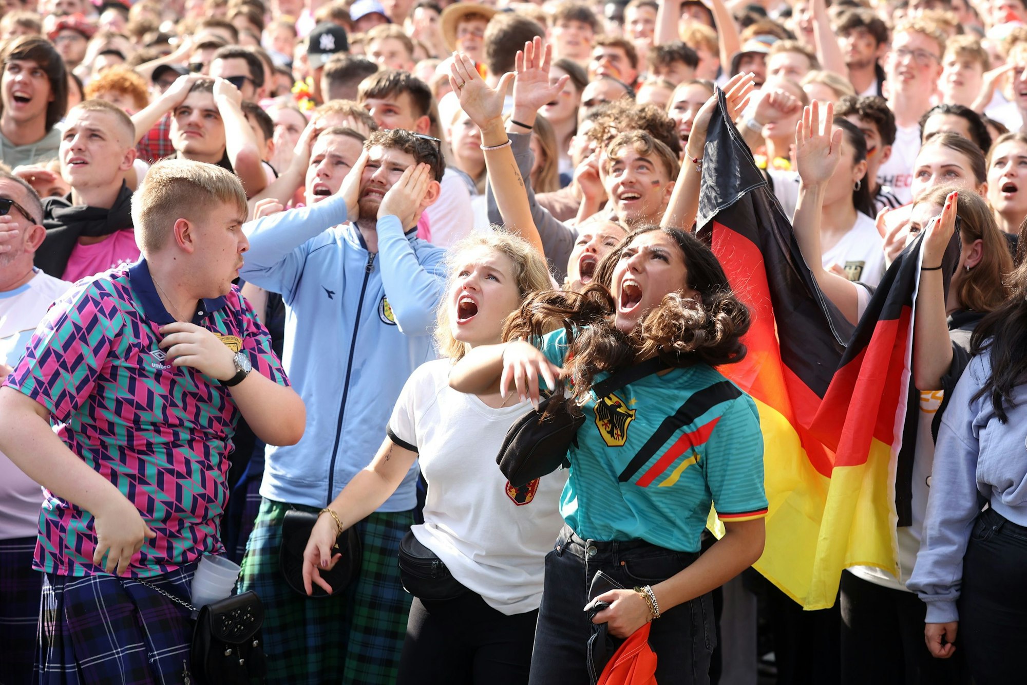 Deutschland-Fans beim Public Viewing am Heumarkt.