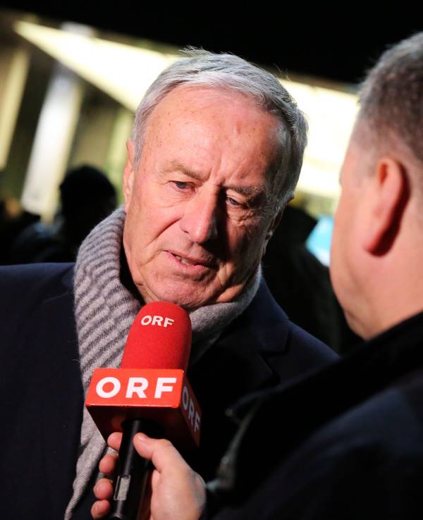 Joseph Hickersberger im Interview mit dem österreichischen Sender ORF.